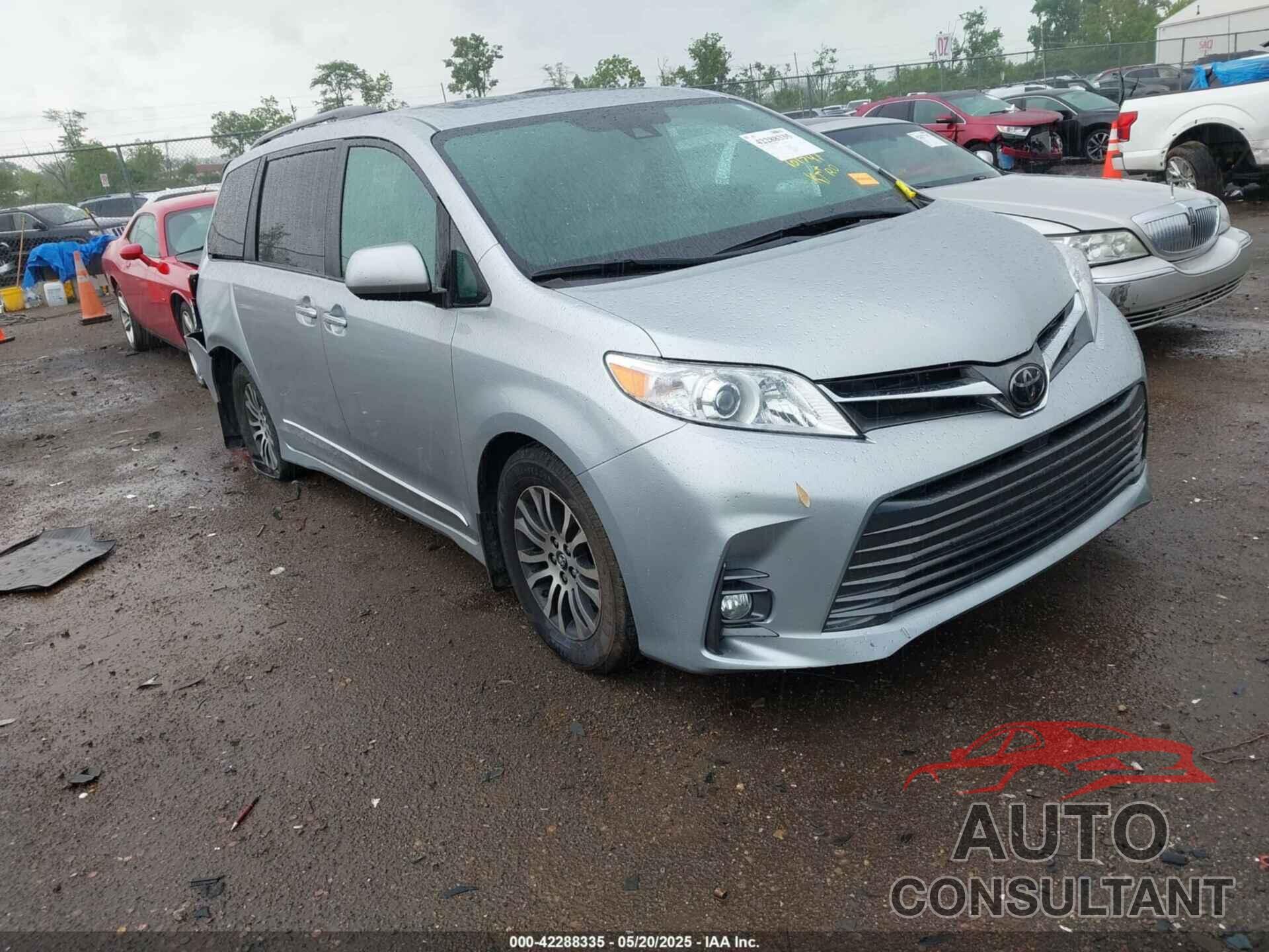 TOYOTA SIENNA 2019 - 5TDYZ3DC2KS018742
