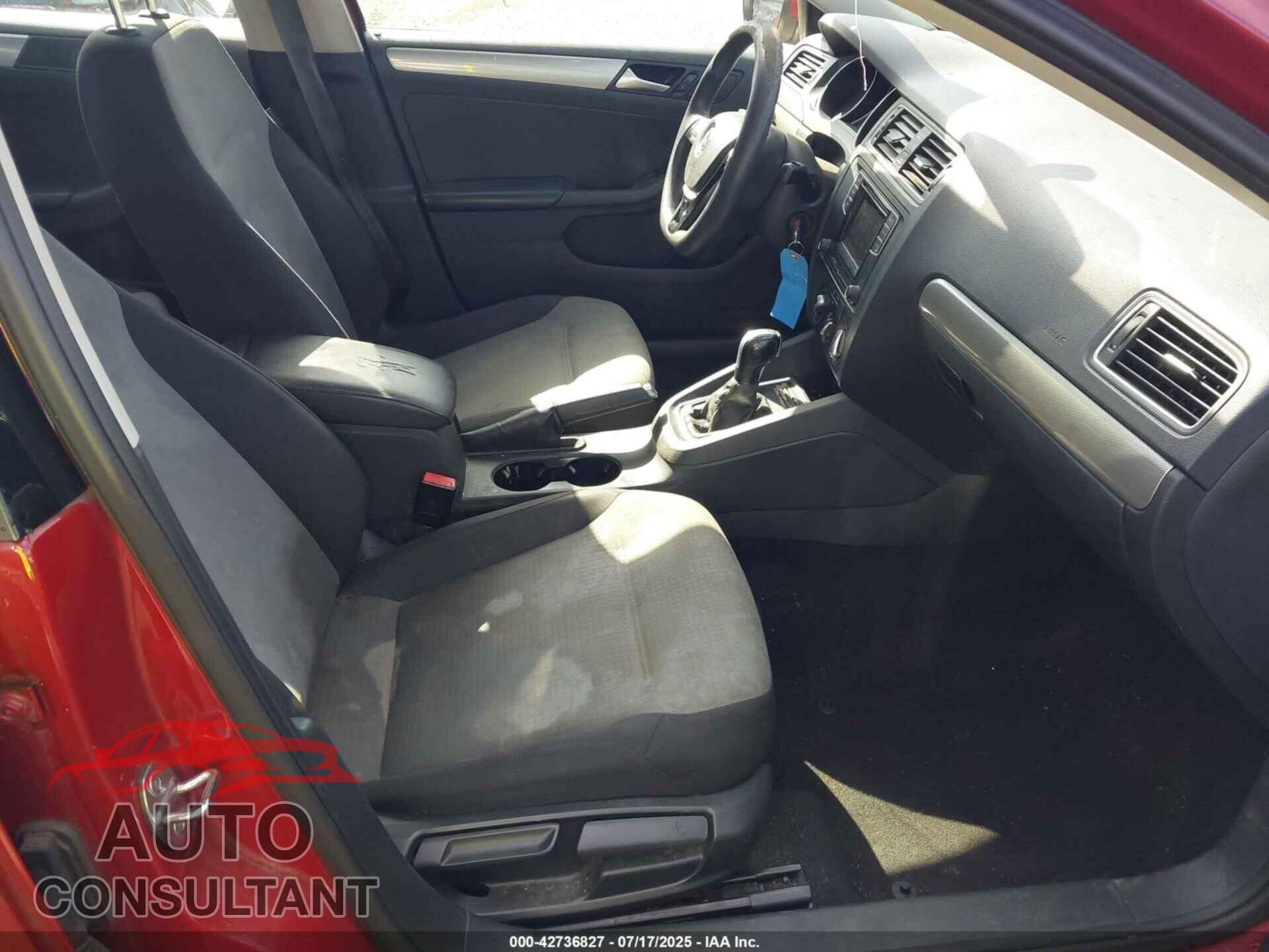 VOLKSWAGEN JETTA 2017 - 3VW2B7AJ2HM368253