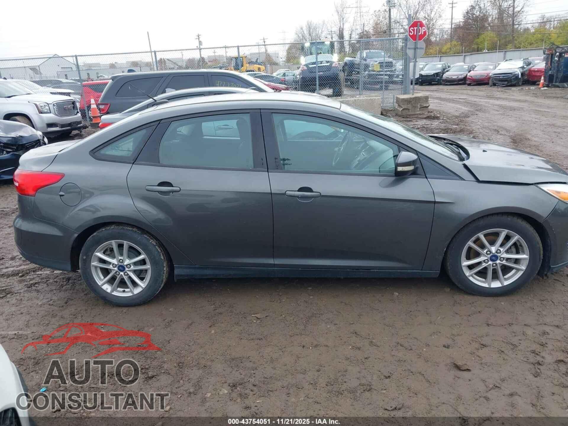 FORD FOCUS 2016 - 1FADP3F23GL217564