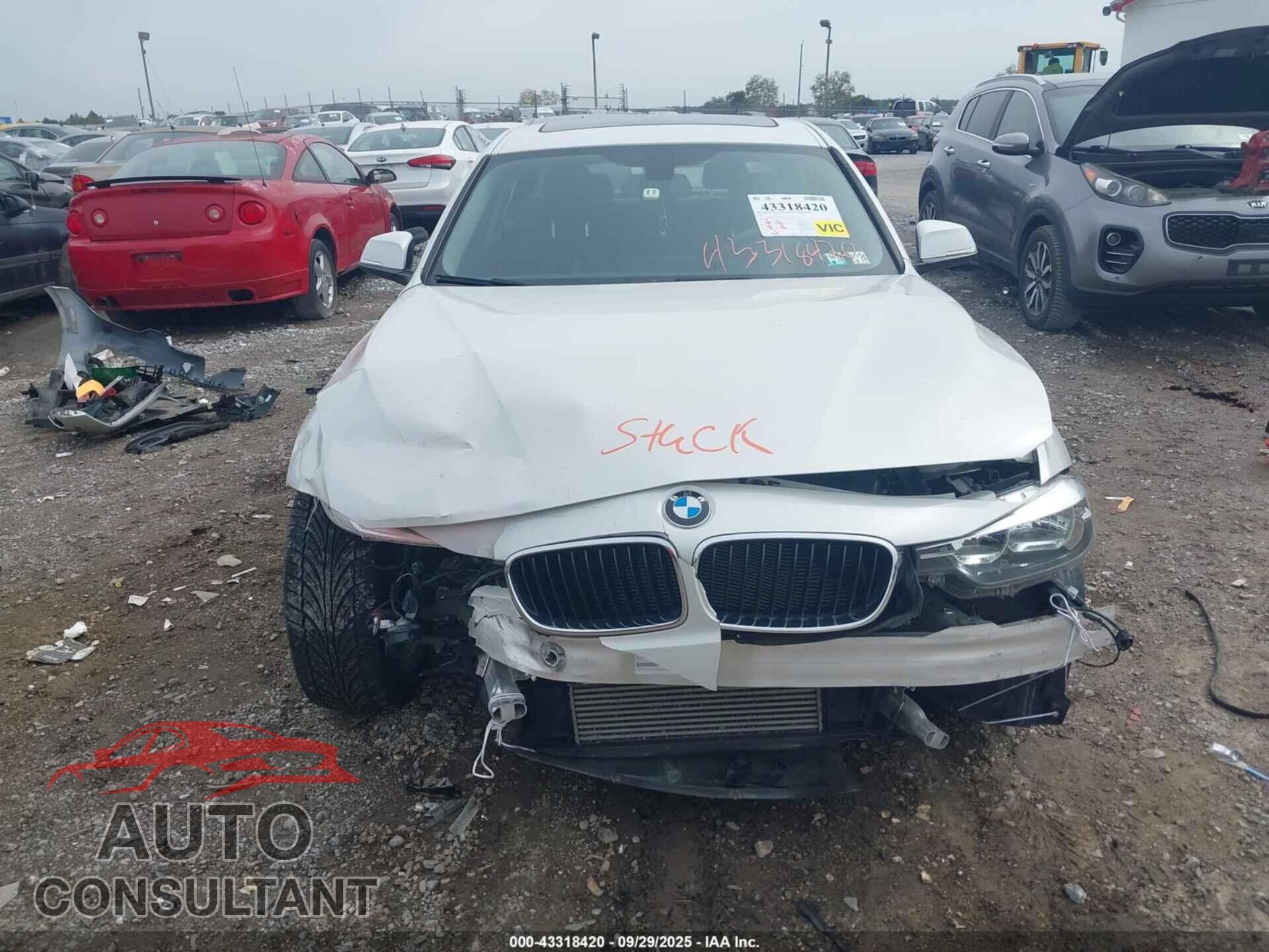 BMW 320I 2017 - WBA8E5G30HNU42435