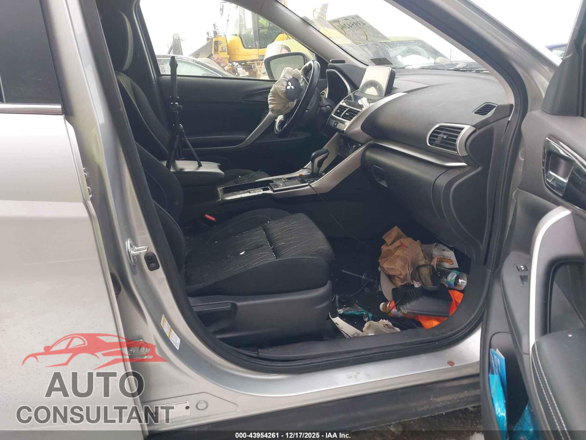 MITSUBISHI ECLIPSE CROSS 2020 - JA4AT5AA5LZ013868