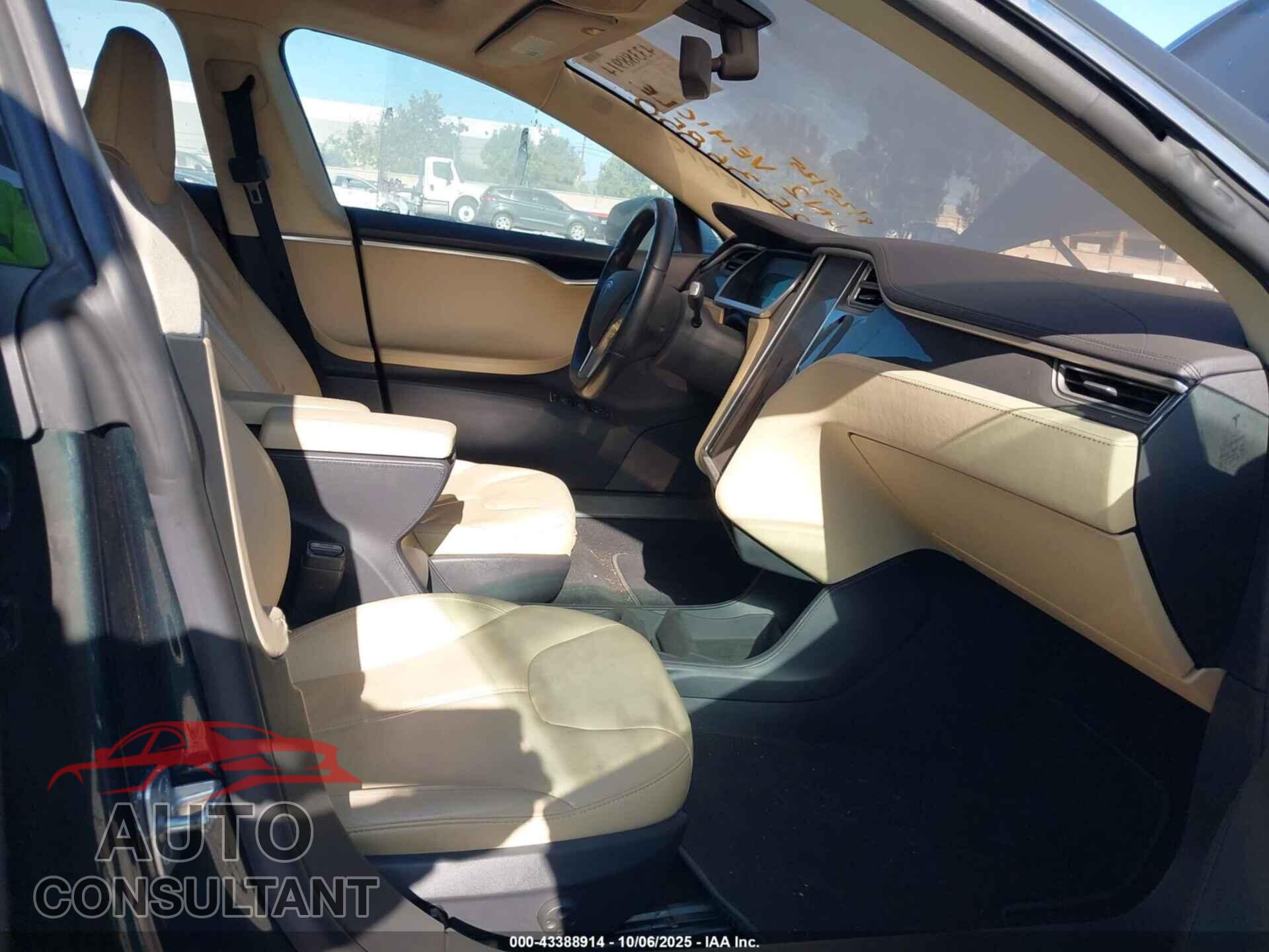 TESLA MODEL S 2013 - 5YJSA1CNXDFP21615