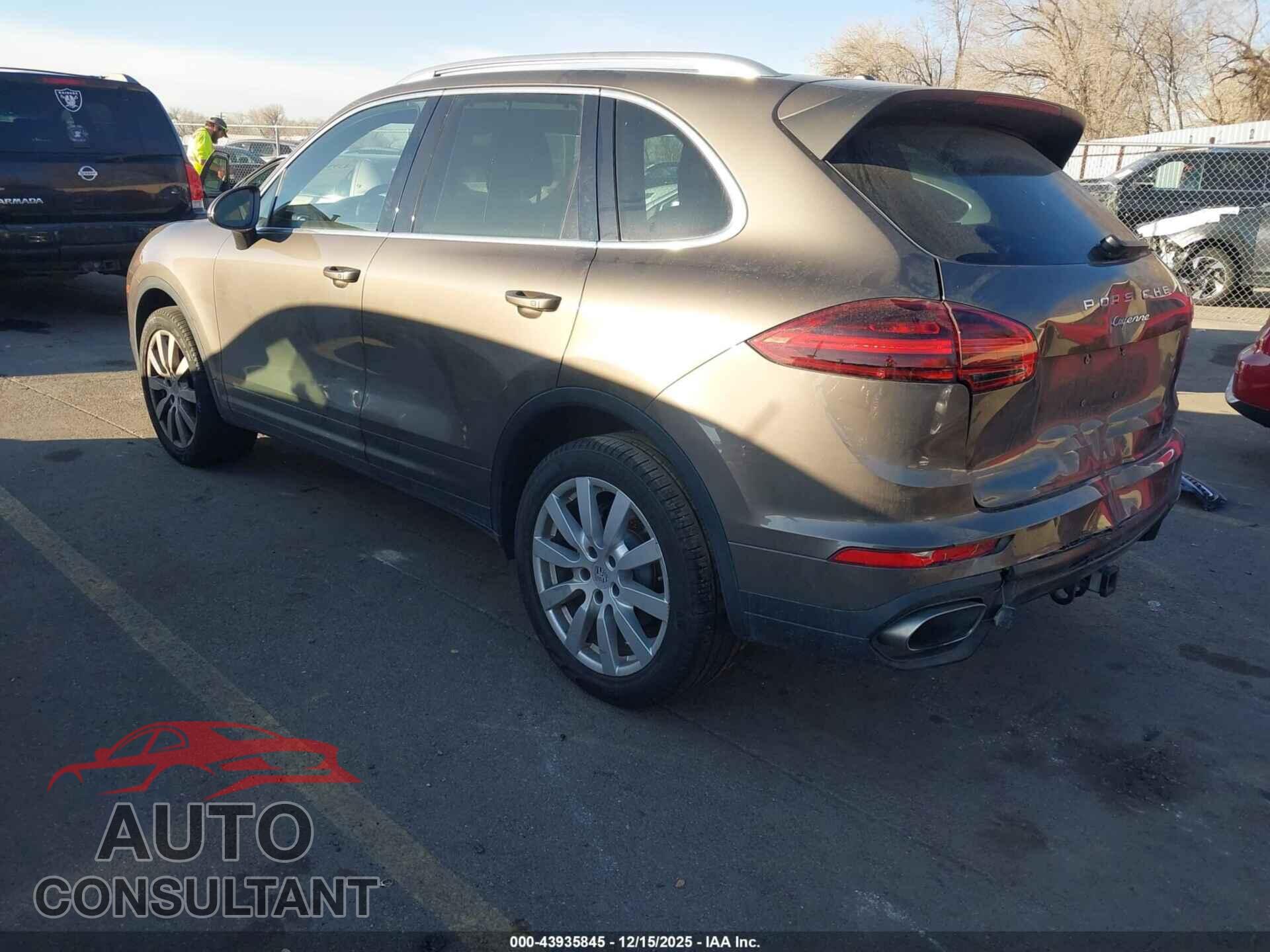 PORSCHE CAYENNE 2016 - WP1AA2A24GKA15594