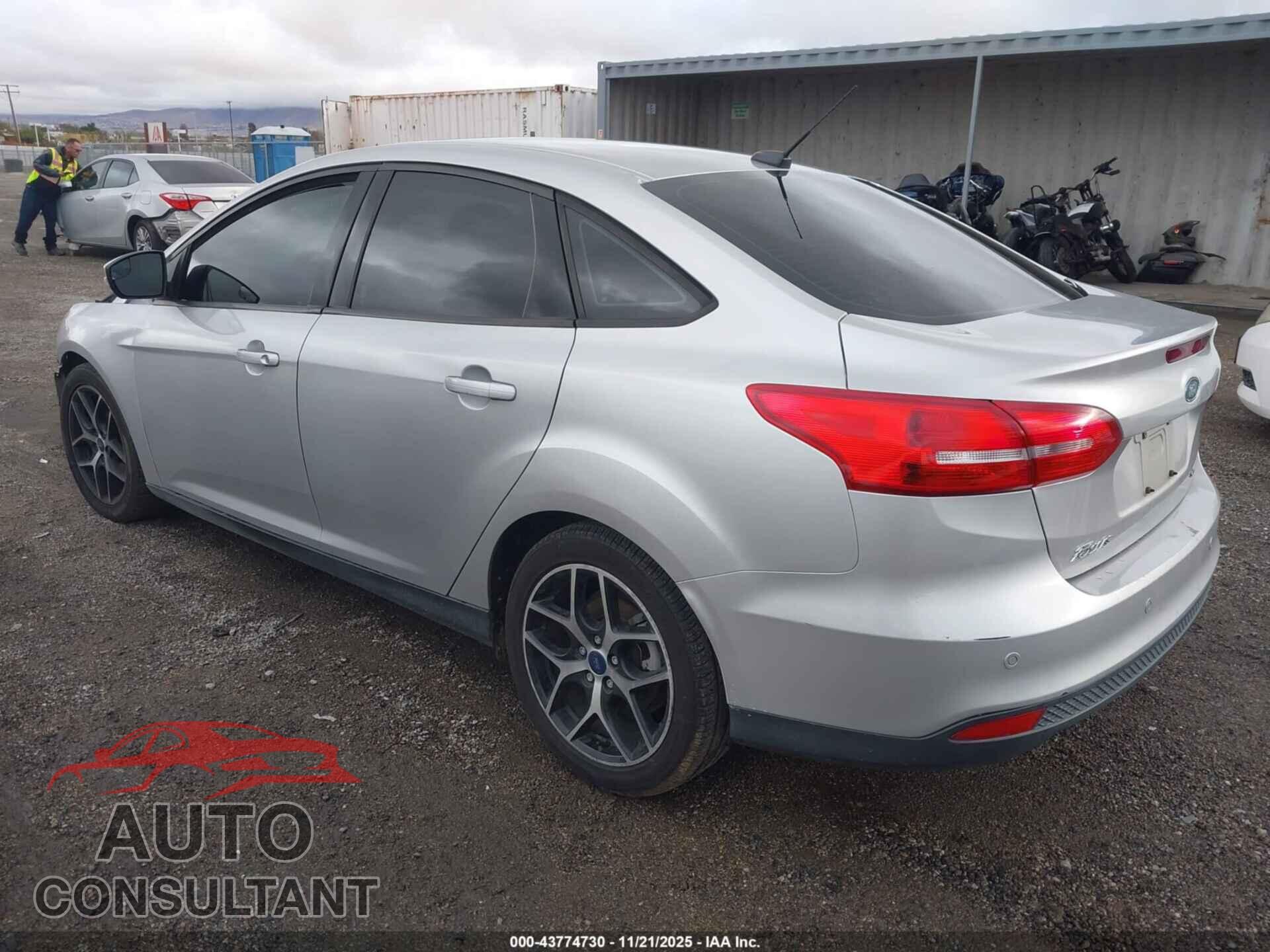 FORD FOCUS 2017 - 1FADP3H29HL206521