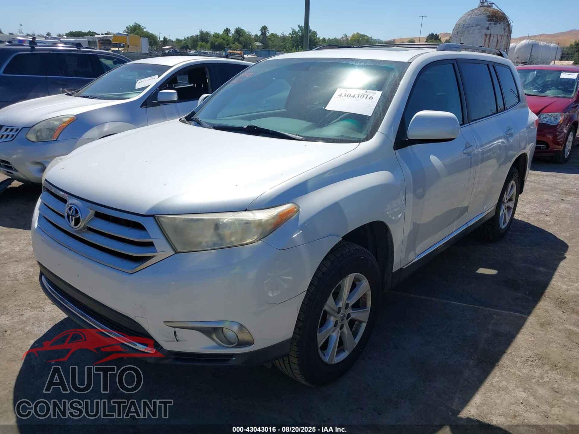 TOYOTA HIGHLANDER 2011 - 5TDBK3EH2BS044620
