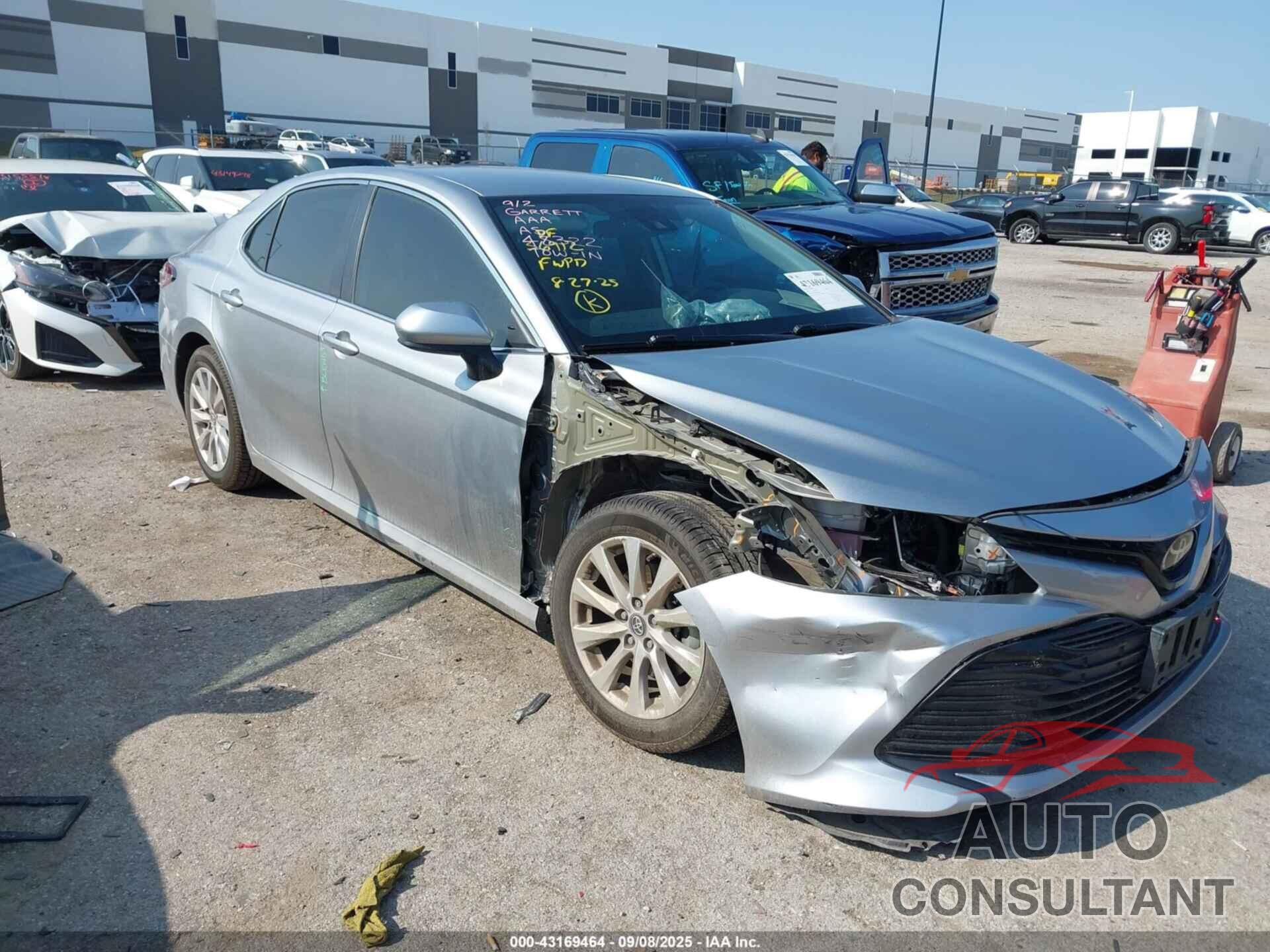TOYOTA CAMRY 2019 - 4T1B11HK1KU824940