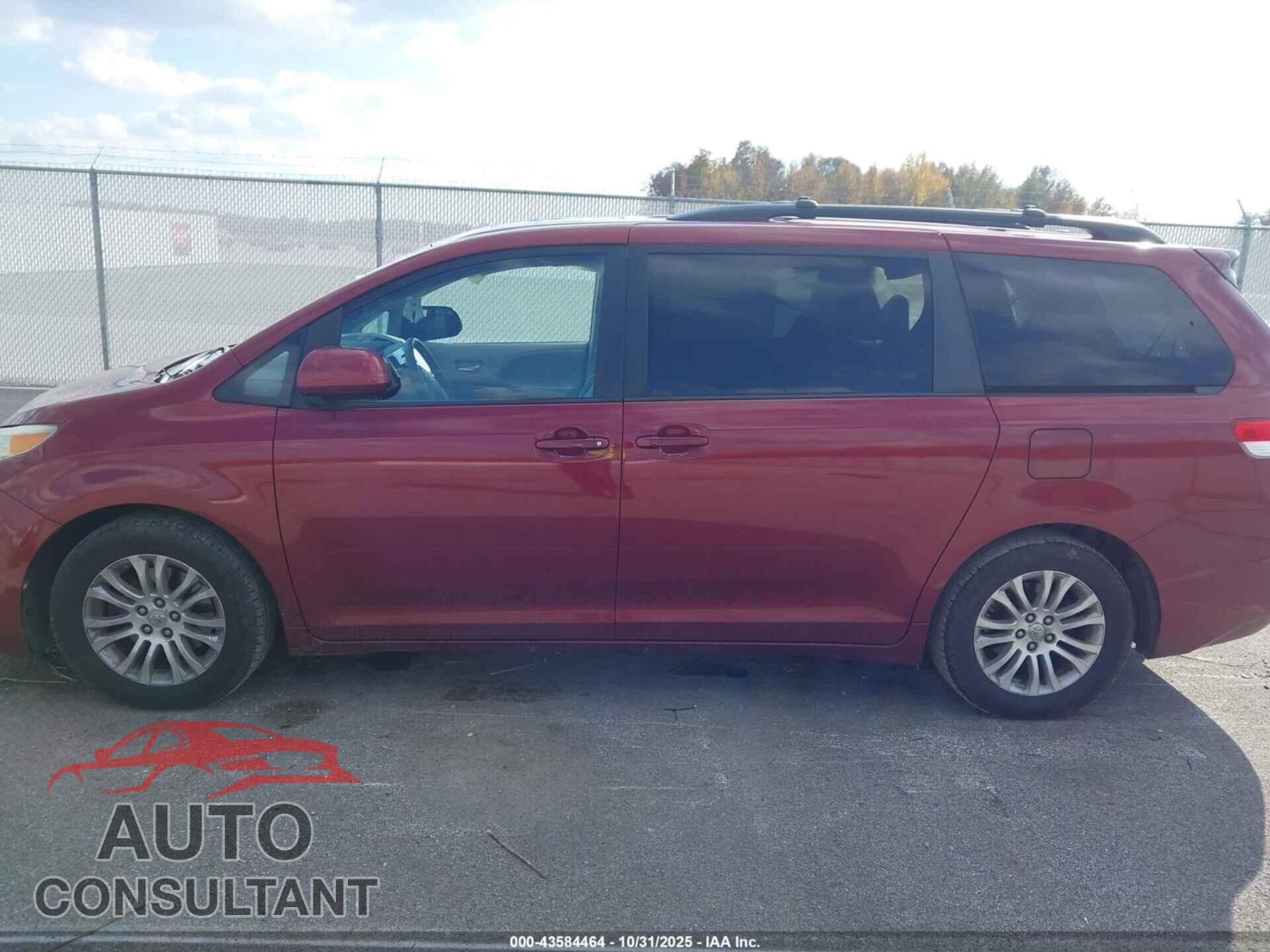 TOYOTA SIENNA 2012 - 5TDYK3DC7CS199228