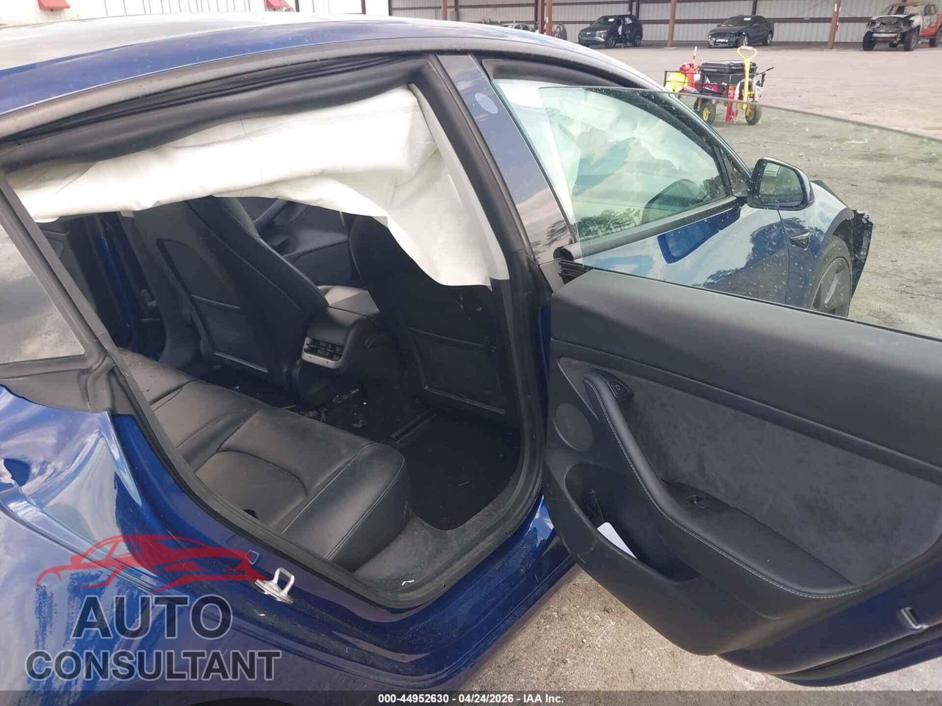 TESLA MODEL 3 2021 - 5YJ3E1EA5MF985702