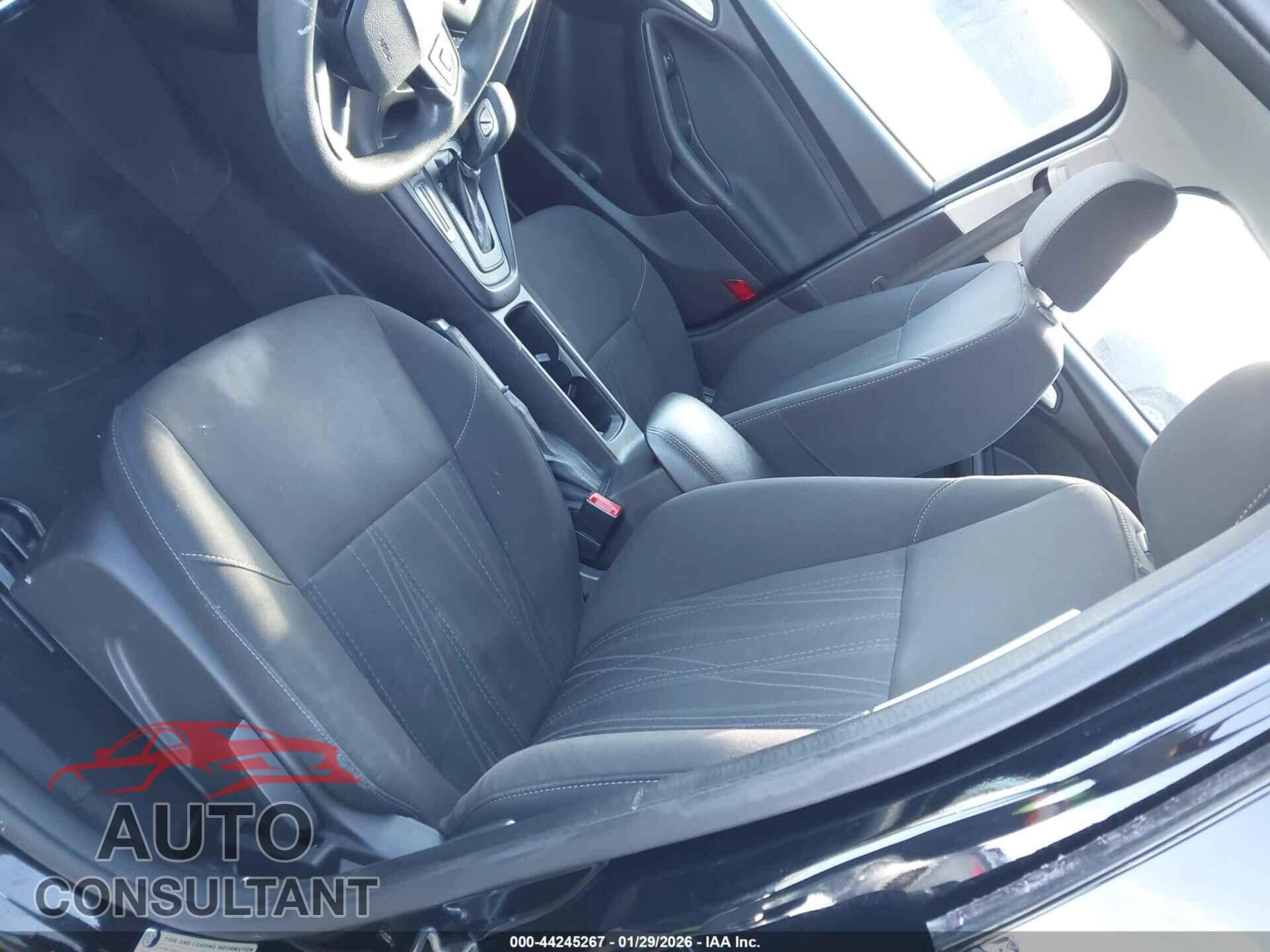 FORD FOCUS 2017 - 1FADP3K25HL227357