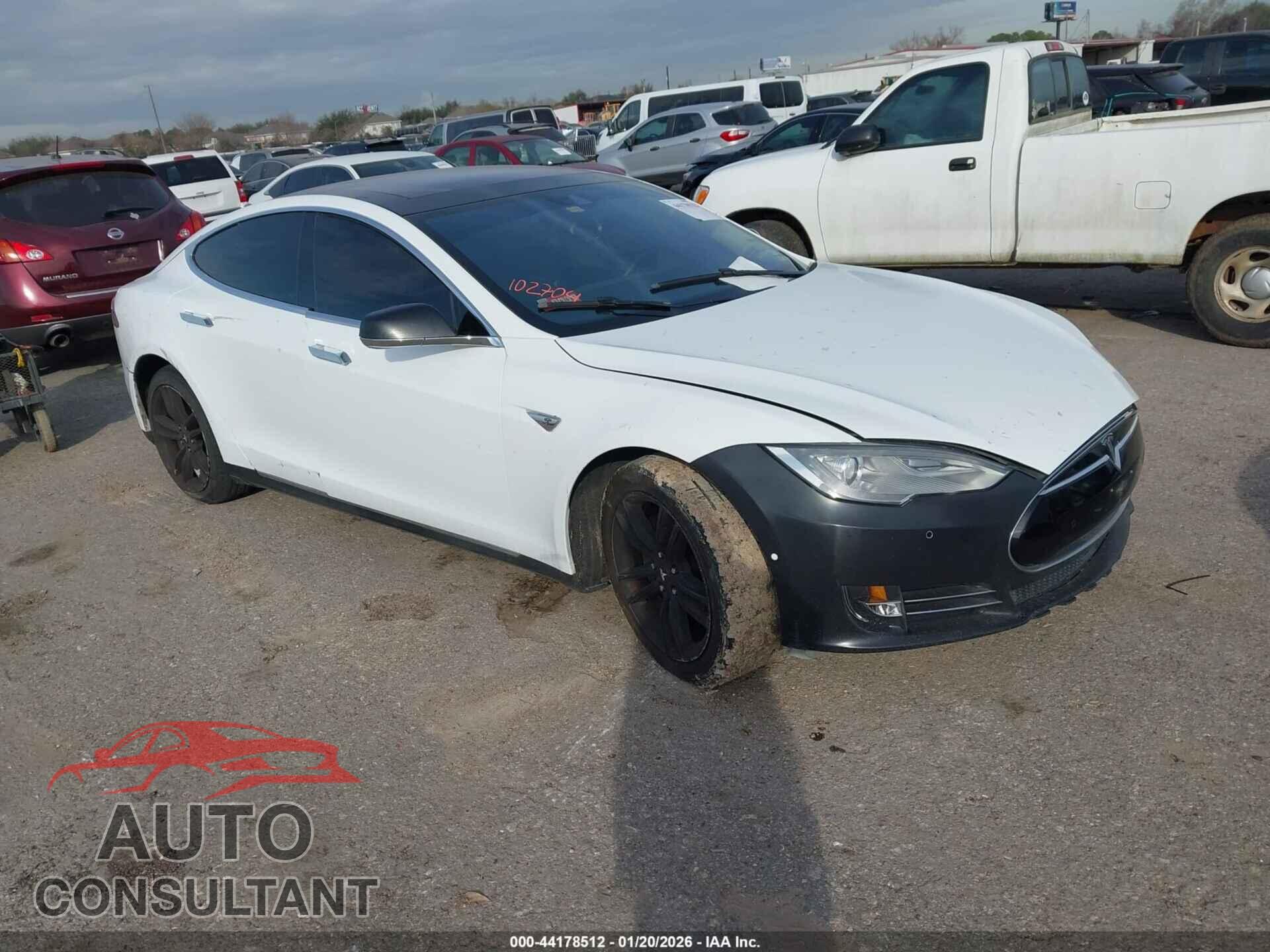 TESLA MODEL S 2015 - 5YJSA1E18FF102704