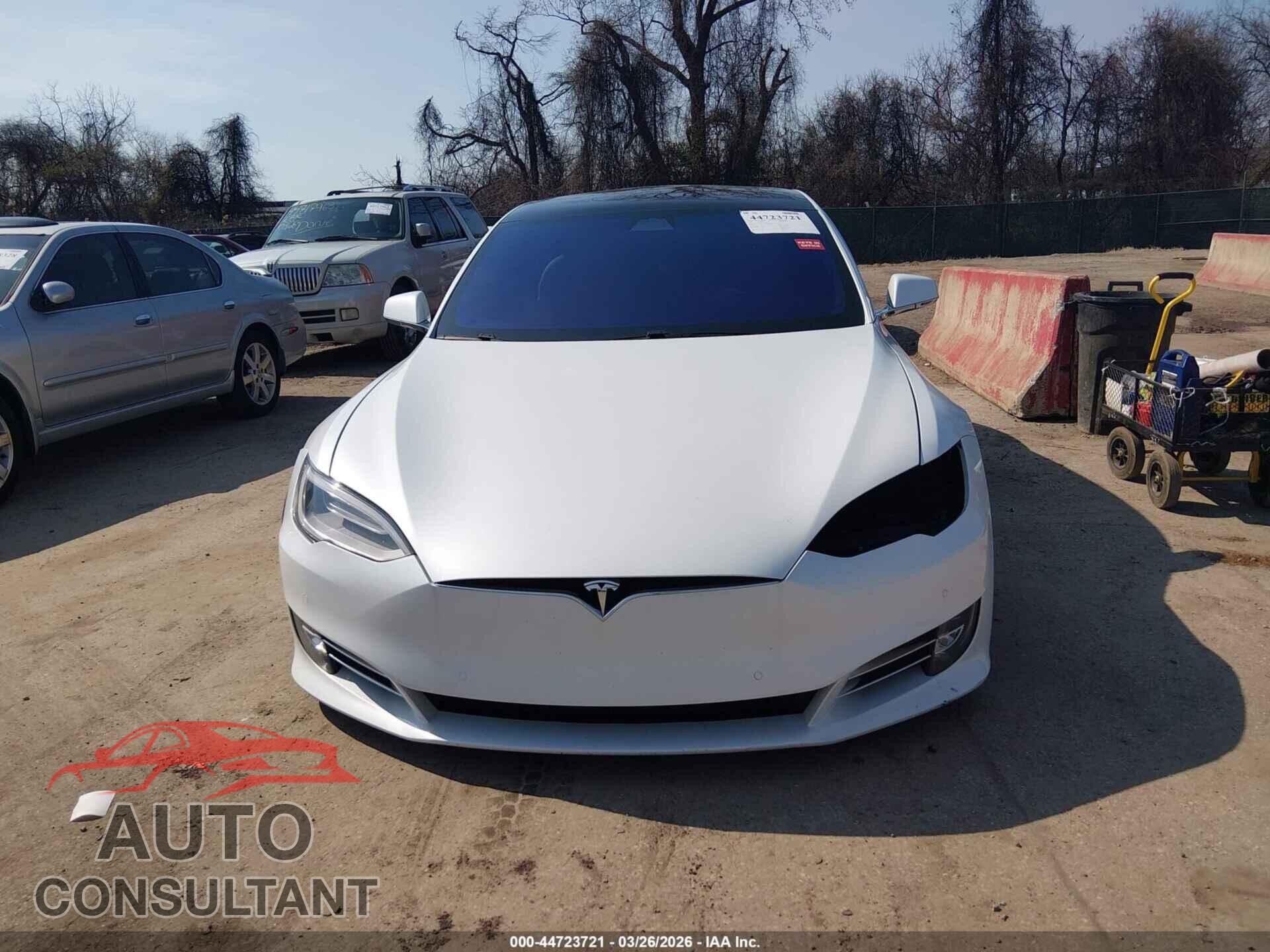 TESLA MODEL S 2020 - 5YJSA1E28LF413246