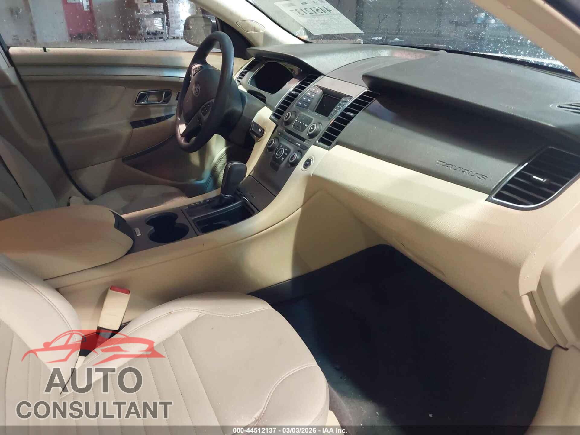 FORD TAURUS 2018 - 1FAHP2D83JG138088