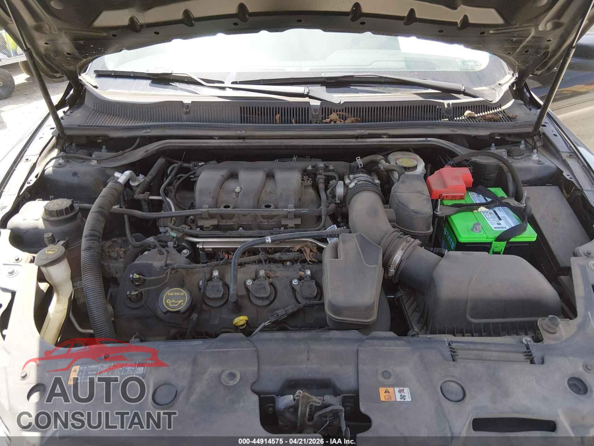FORD TAURUS 2017 - 1FAHP2E81HG120584