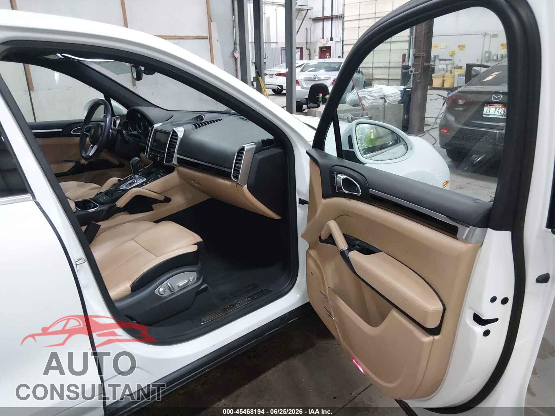 PORSCHE CAYENNE 2016 - WP1AA2A24GLA06579