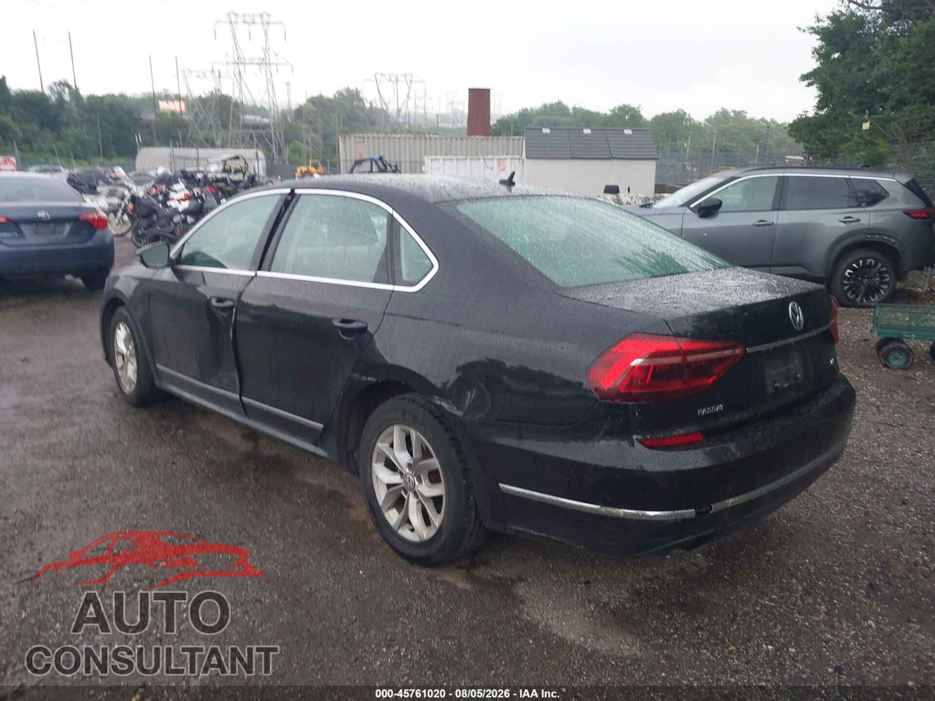 VOLKSWAGEN PASSAT 2017 - 1VWAT7A39HC081570