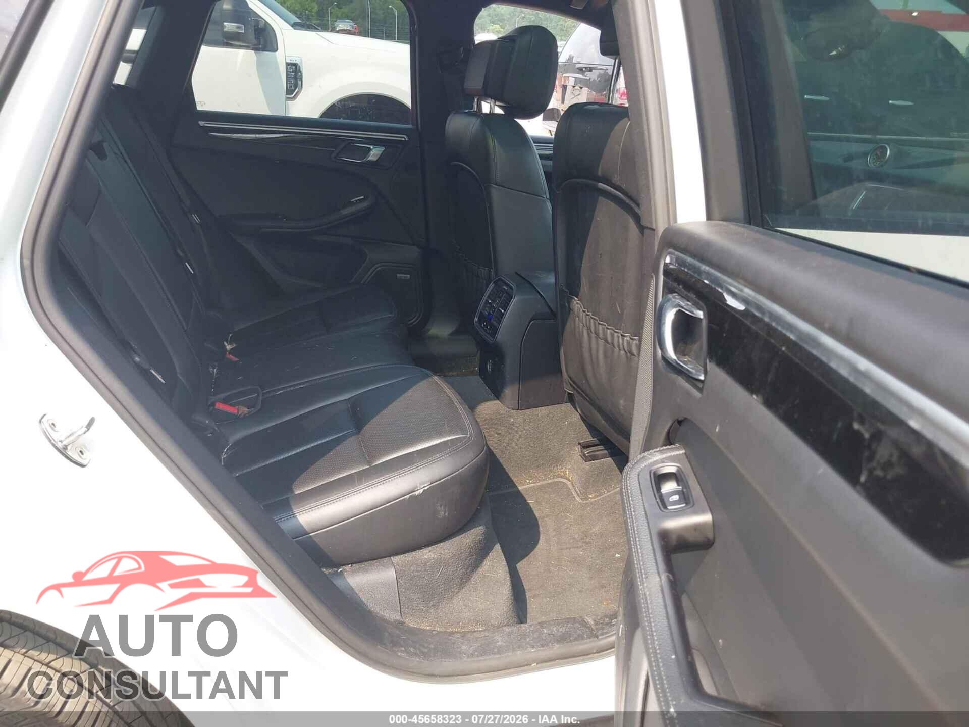 PORSCHE MACAN 2018 - WP1AA2A54JLB07025