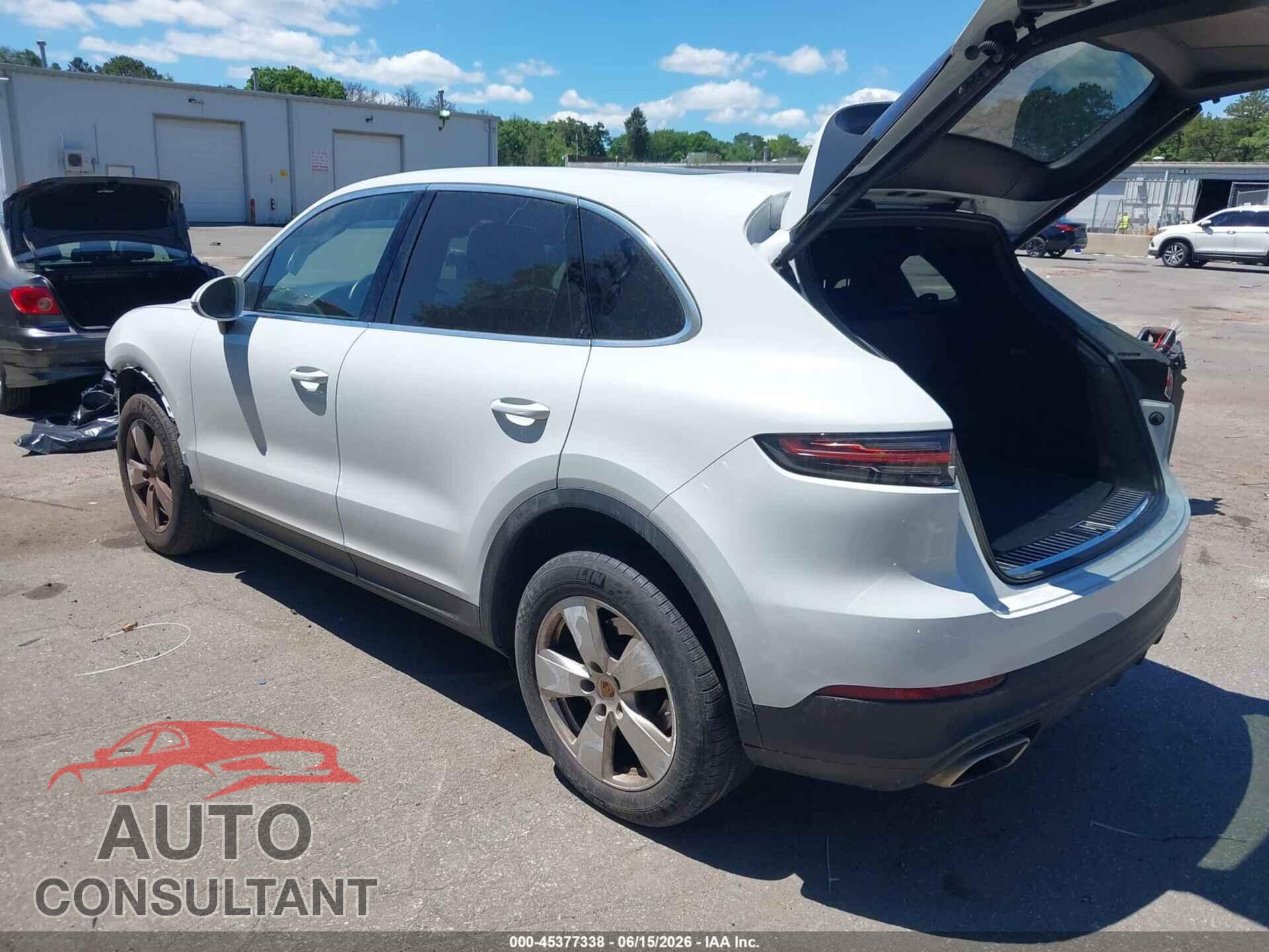 PORSCHE CAYENNE 2022 - WP1AA2AY4NDA04231