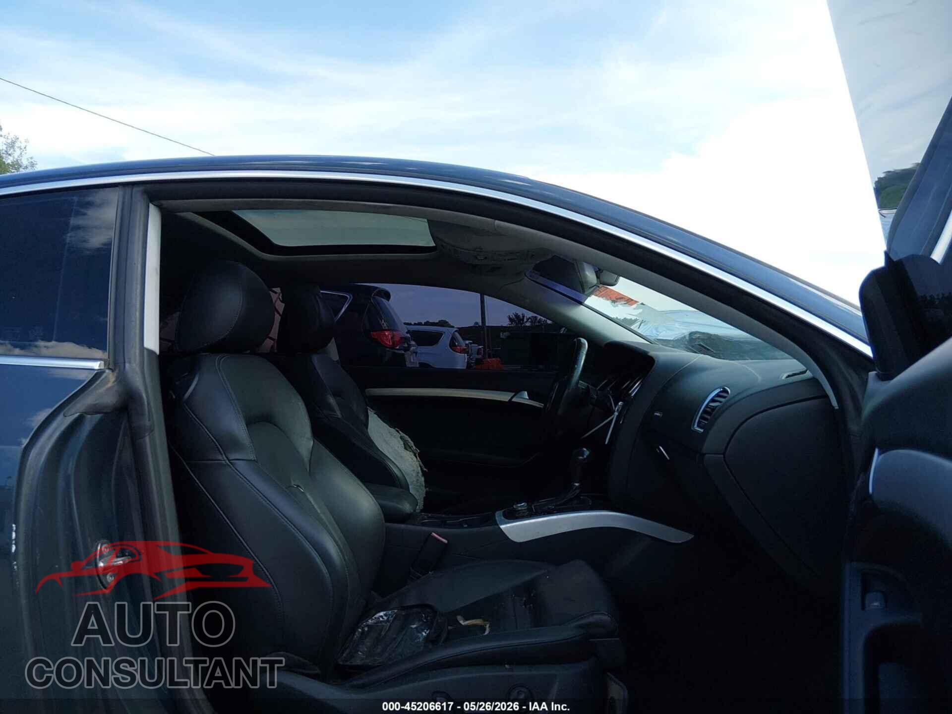 AUDI A5 2010 - WAULFAFR5AA001077