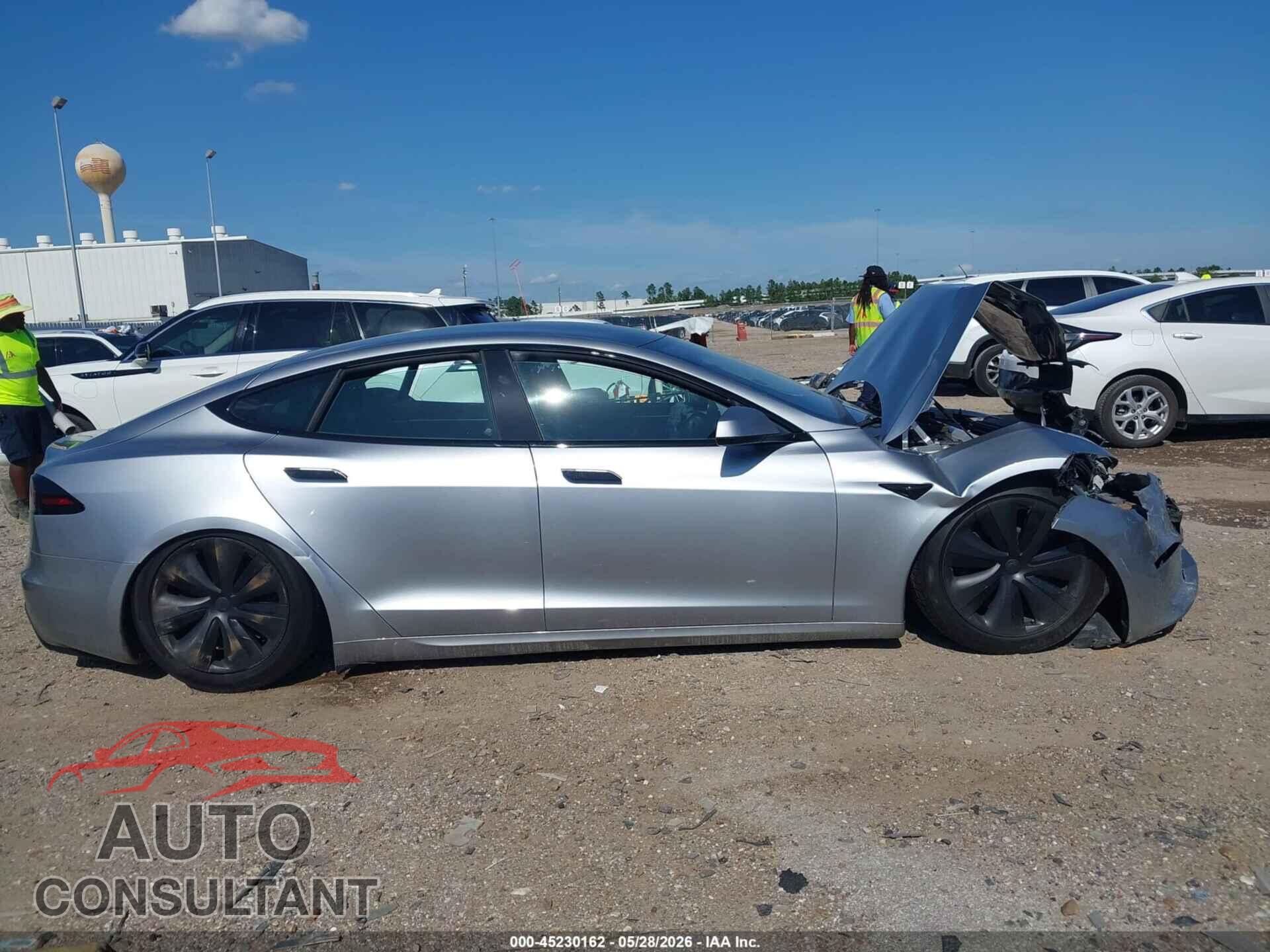 TESLA MODEL S 2024 - 5YJSA1E54RF542877