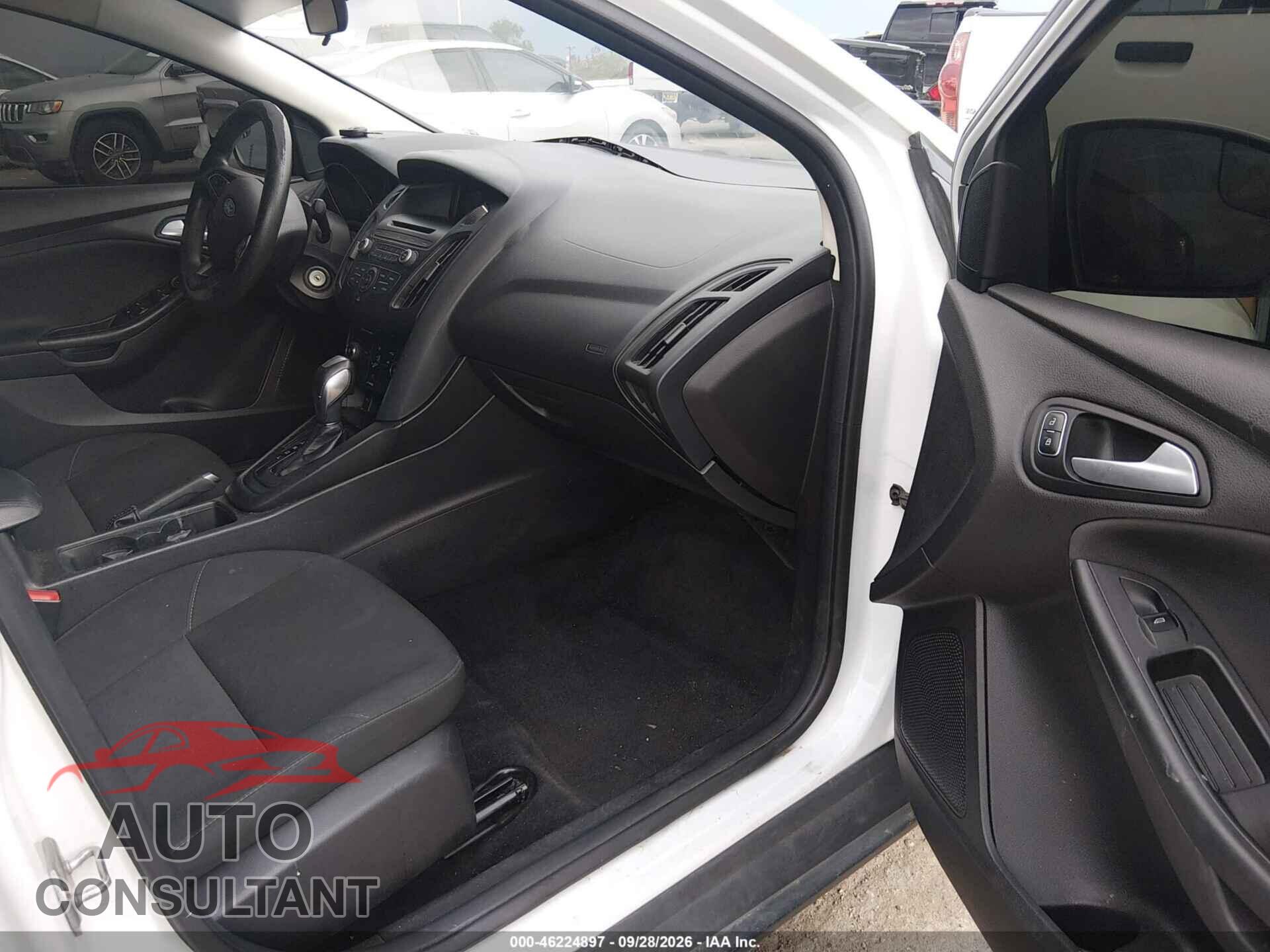 FORD FOCUS 2015 - 1FADP3F28FL263633