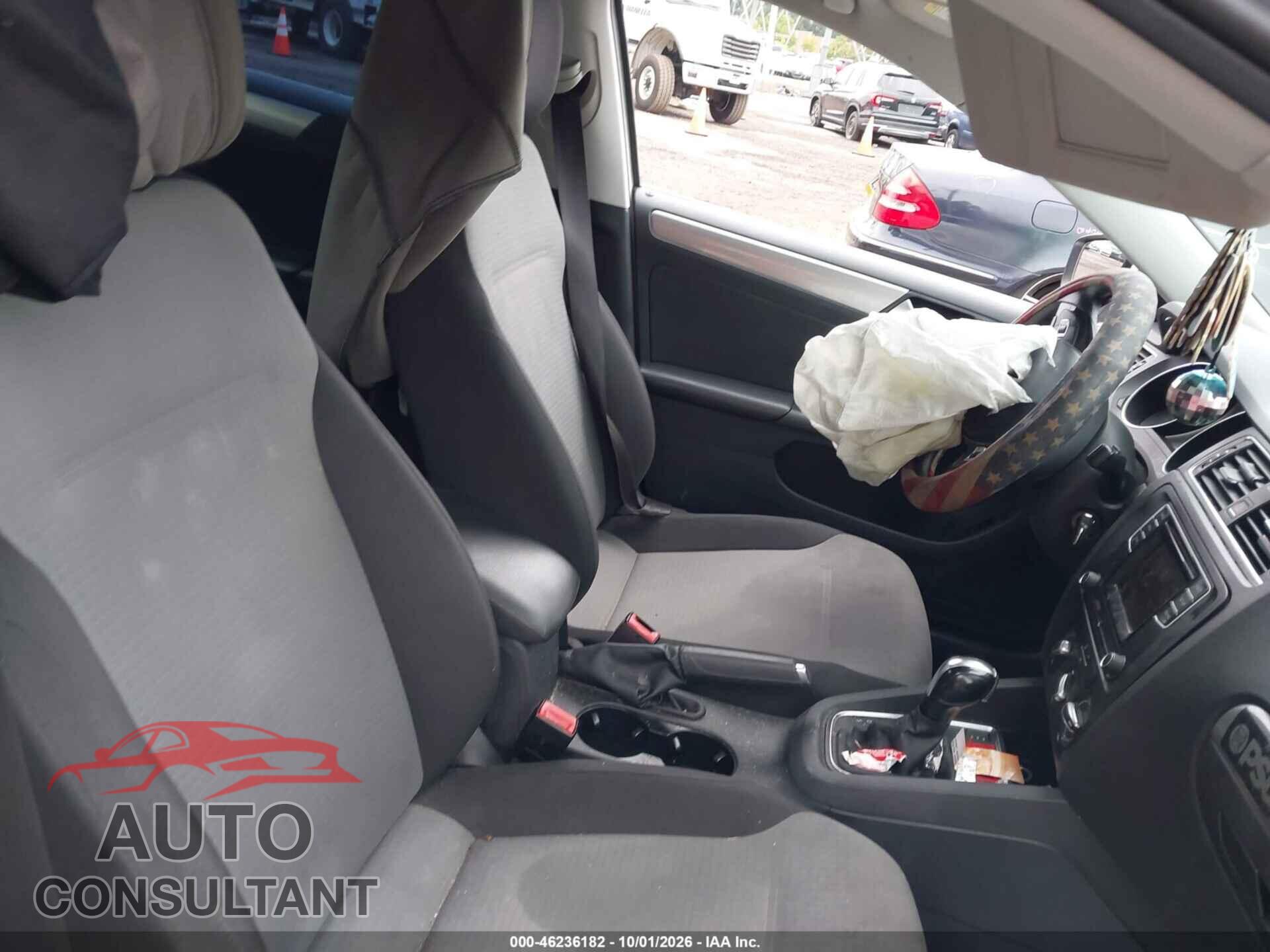 VOLKSWAGEN JETTA 2017 - 3VW2B7AJ0HM334392