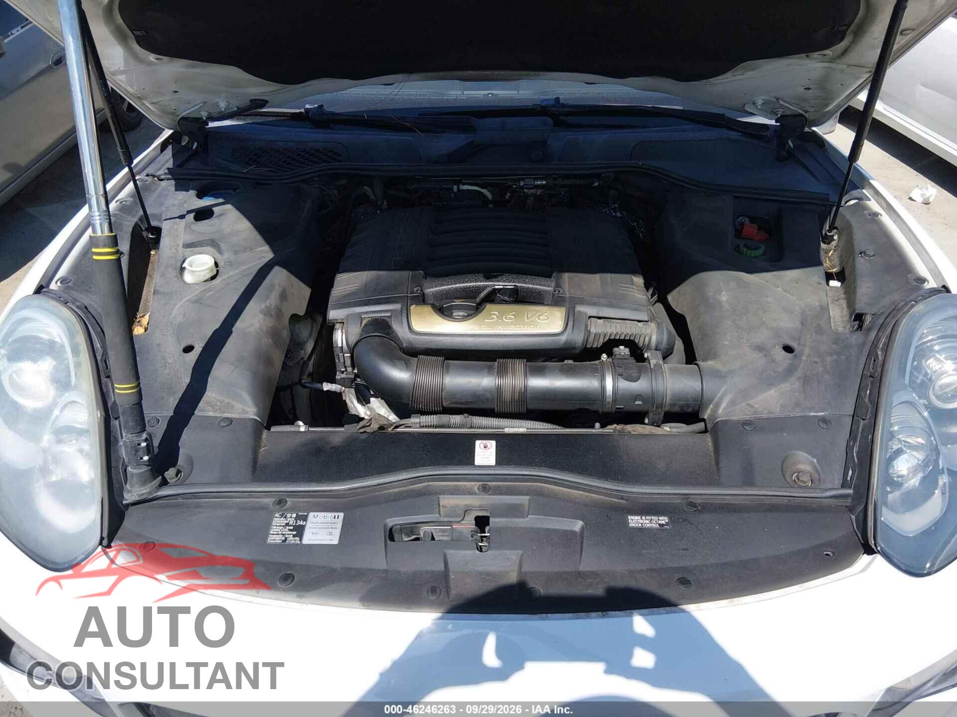 PORSCHE CAYENNE 2016 - WP1AA2A23GKA10483