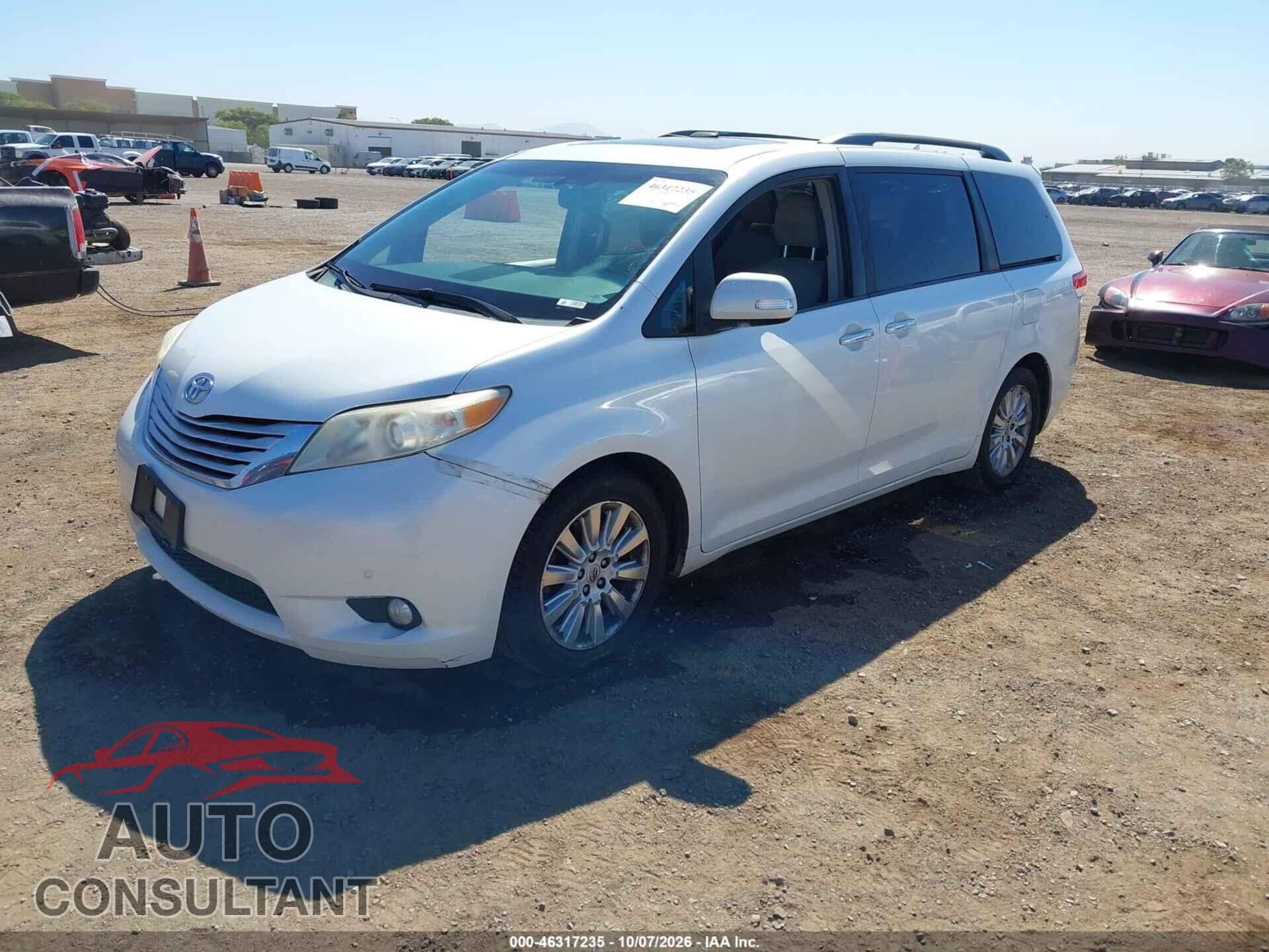 TOYOTA SIENNA 2013 - 5TDYK3DC8DS302318