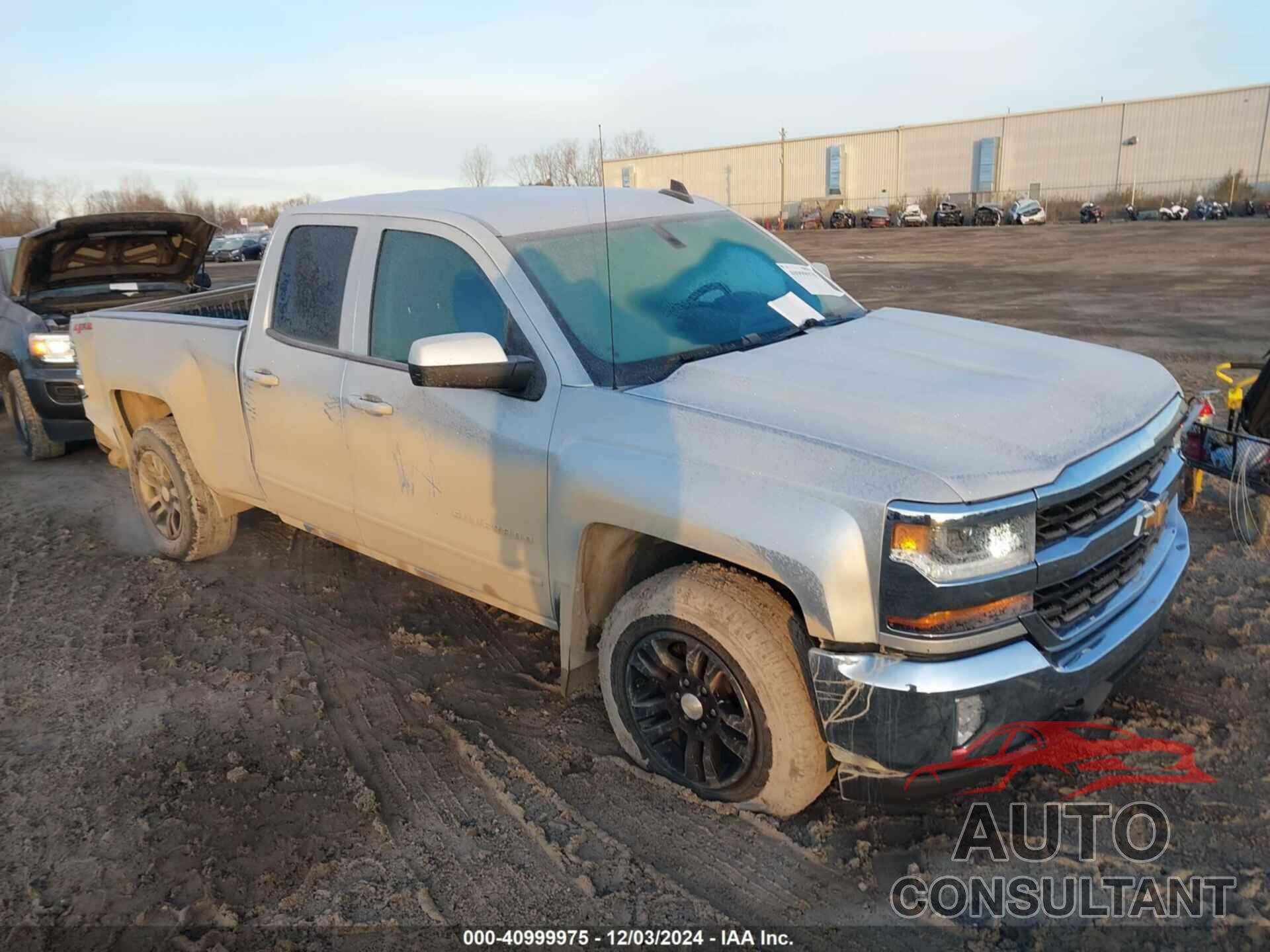 CHEVROLET SILVERADO 1500 2018 - 1GCVKREC0JZ172369