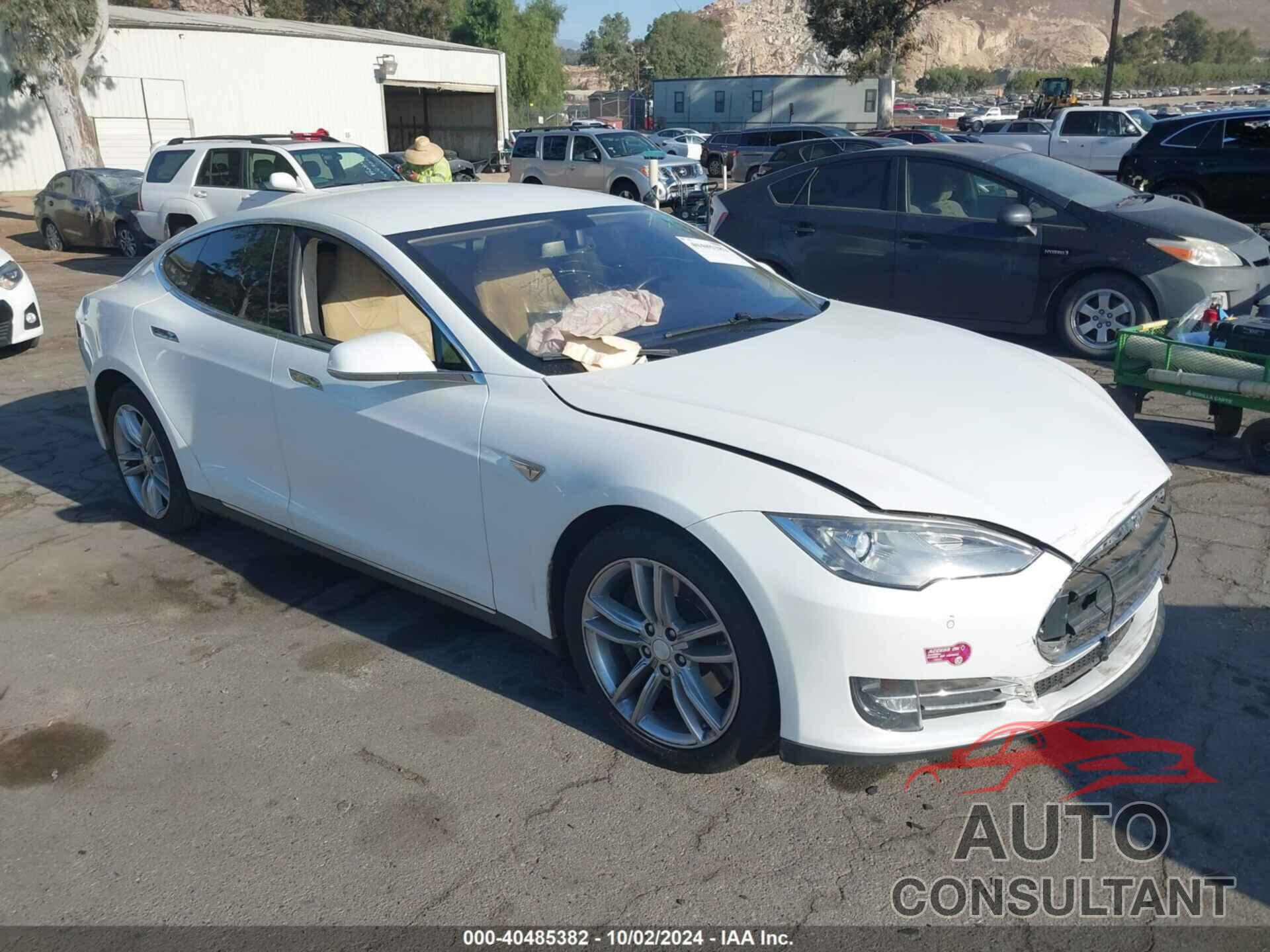 TESLA MODEL S 2013 - 5YJSA1CN1DFP22331