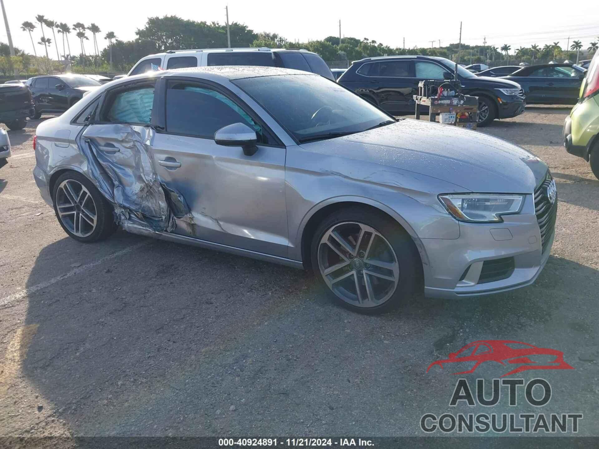 AUDI A3 2018 - WAUAUGFF3J1030874