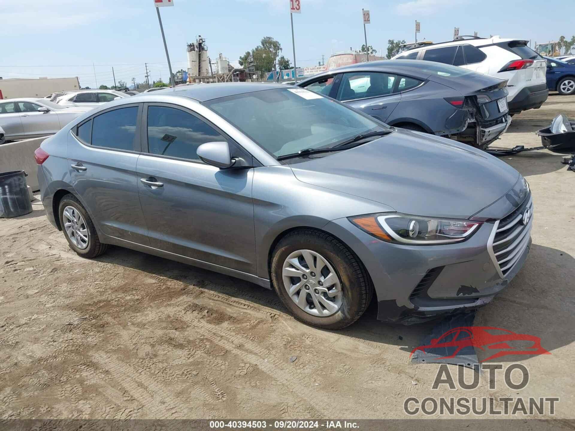 HYUNDAI ELANTRA 2018 - KMHD74LF2JU478298