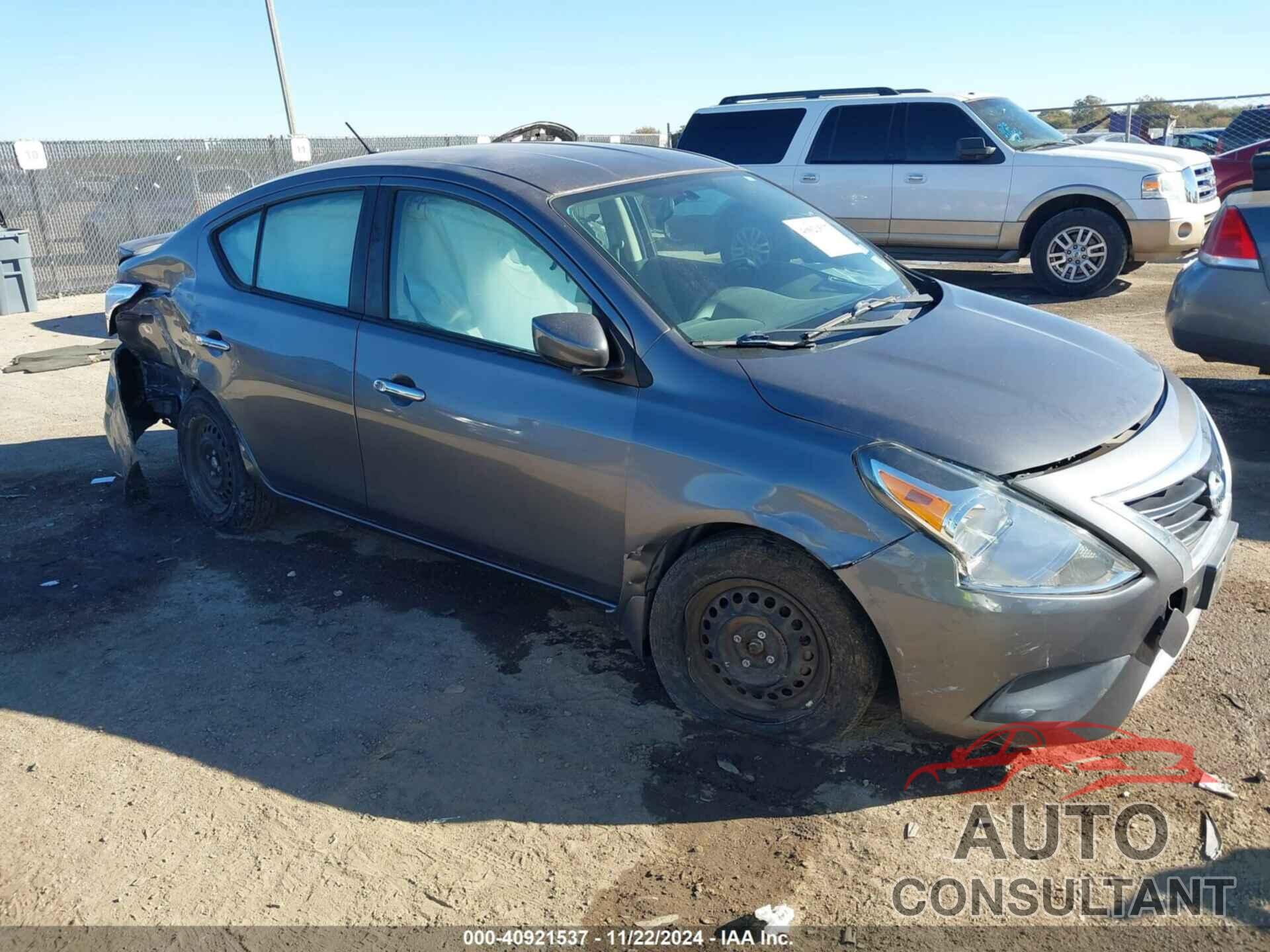 NISSAN VERSA 2017 - 3N1CN7AP0HL809549