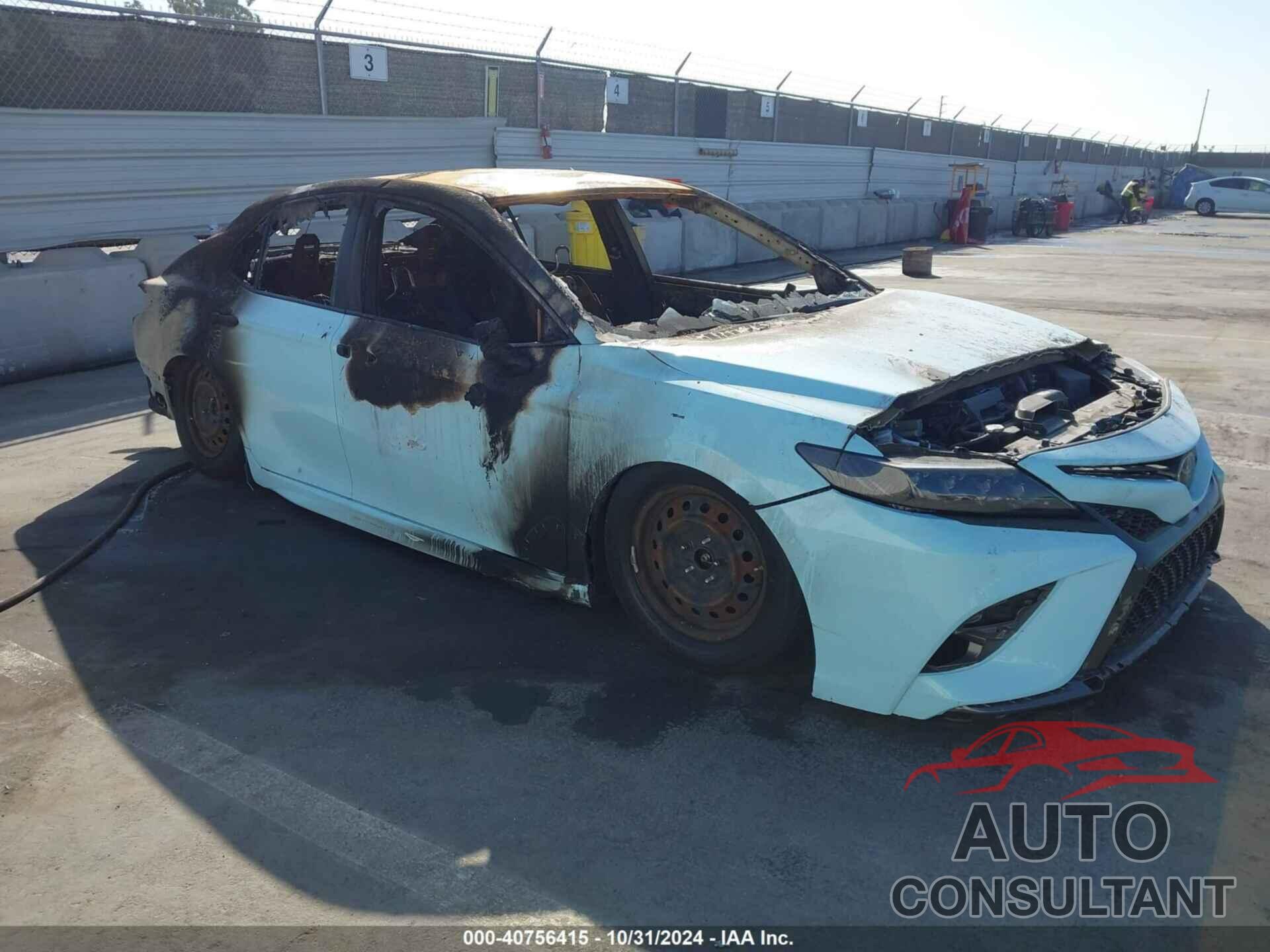 TOYOTA CAMRY 2020 - 4T1G11AKXLU342100