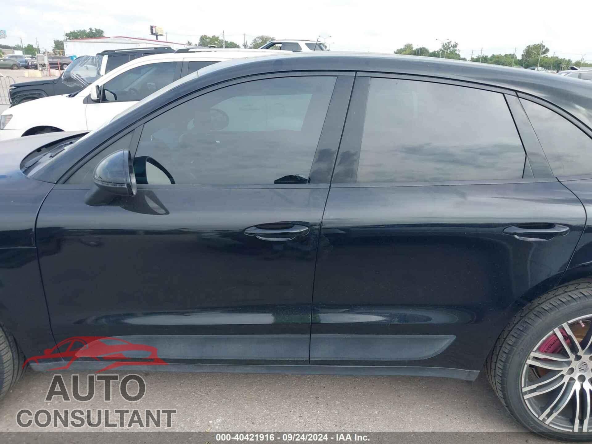 PORSCHE MACAN 2017 - WP1AA2A53HLB02232