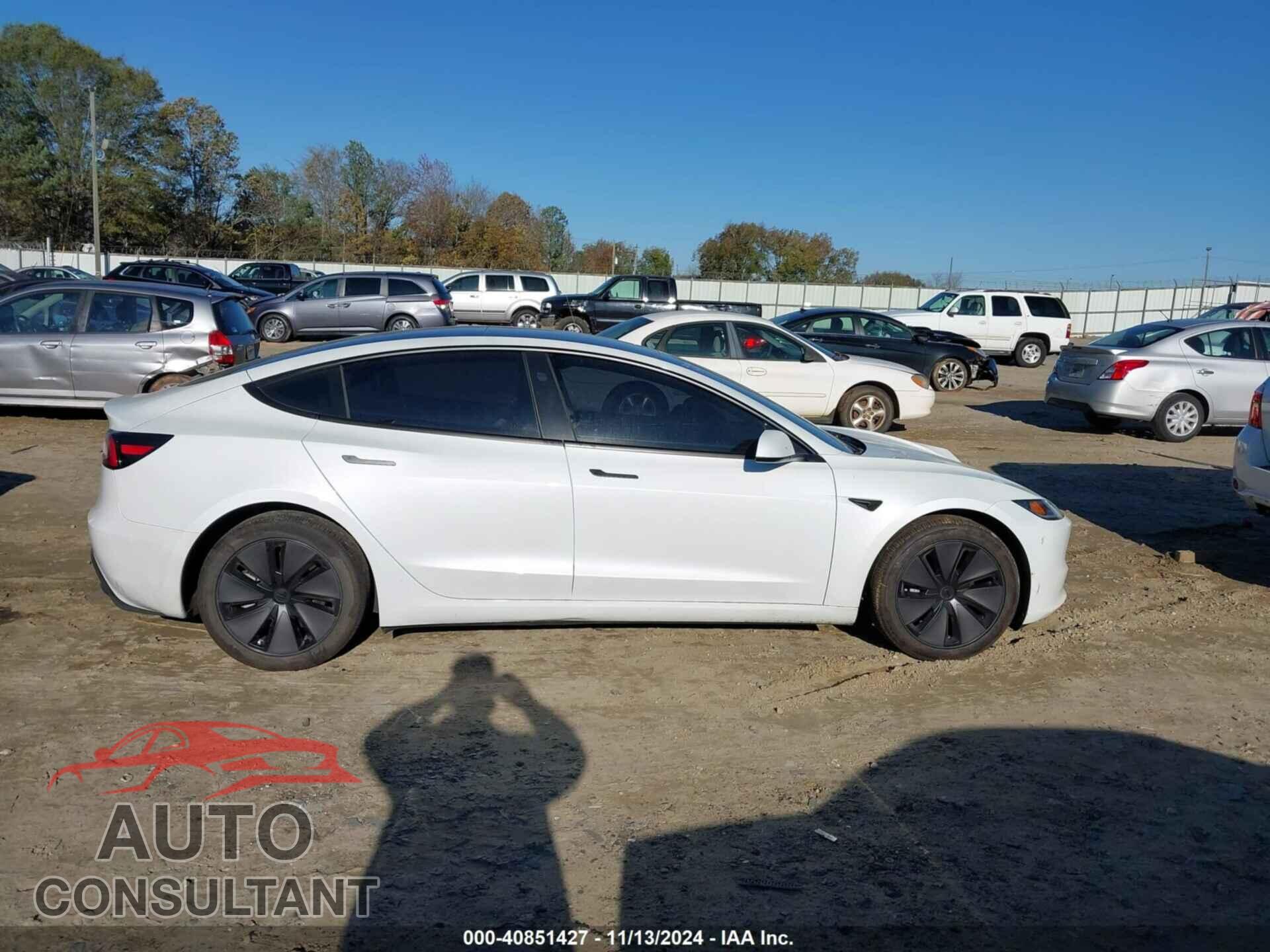 TESLA MODEL 3 2024 - 5YJ3E1EA4RF732586