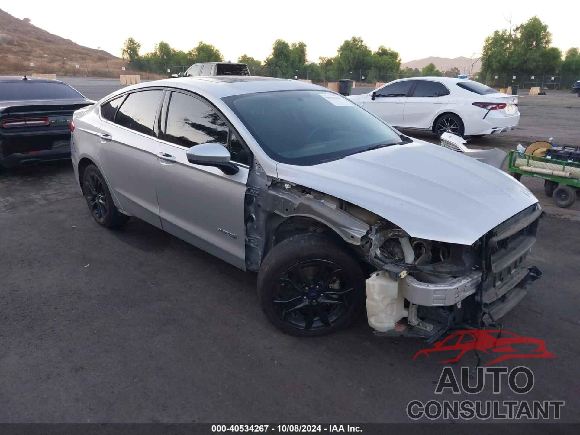 FORD FUSION HYBRID 2018 - 3FA6P0LU9JR102943