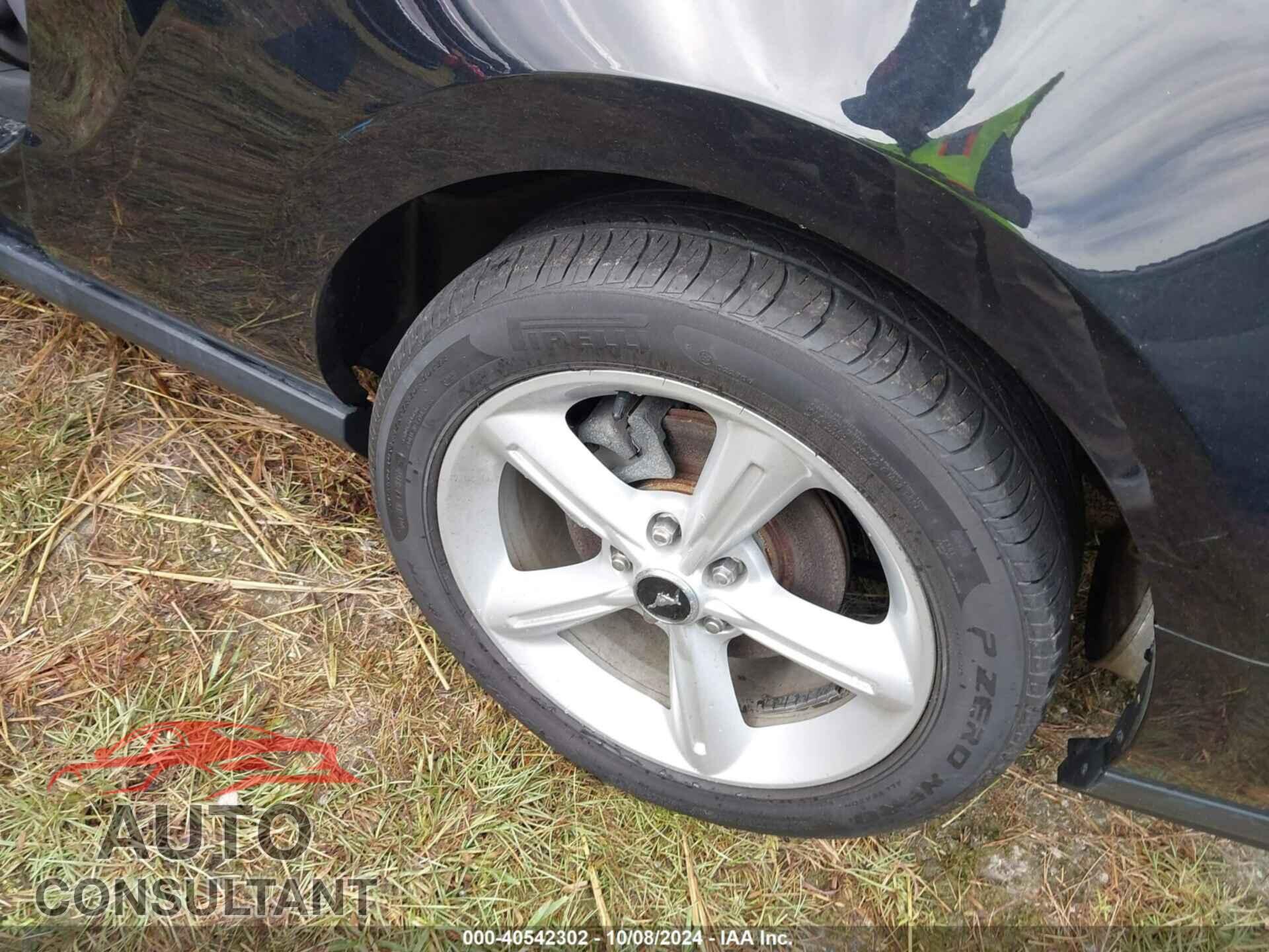 FORD MUSTANG 2011 - 1ZVBP8FF5B5106526