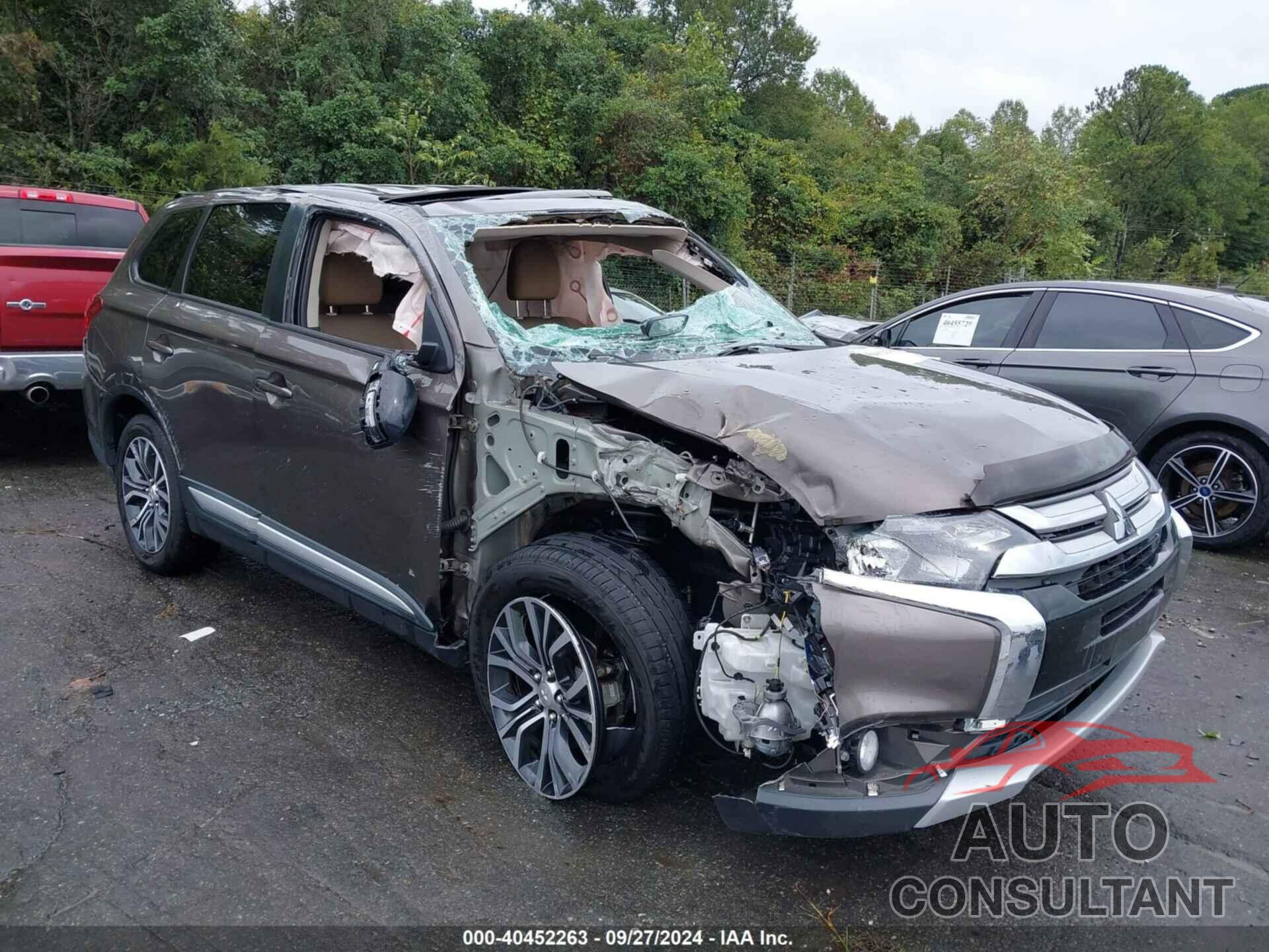 MITSUBISHI OUTLANDER 2018 - JA4AD3A33JZ044150