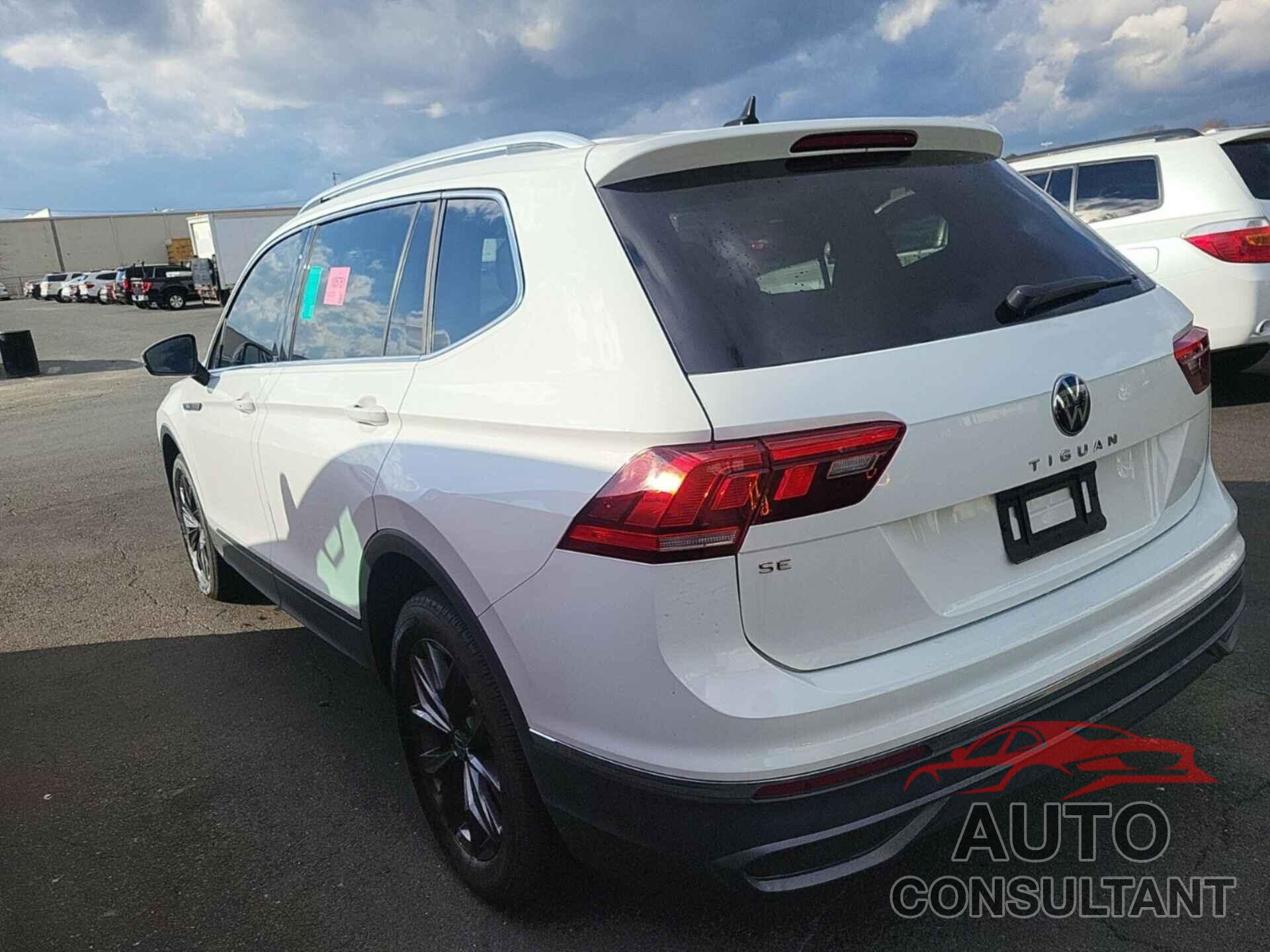 VOLKSWAGEN TIGUAN 2022 - 3VV3B7AX4NM083692