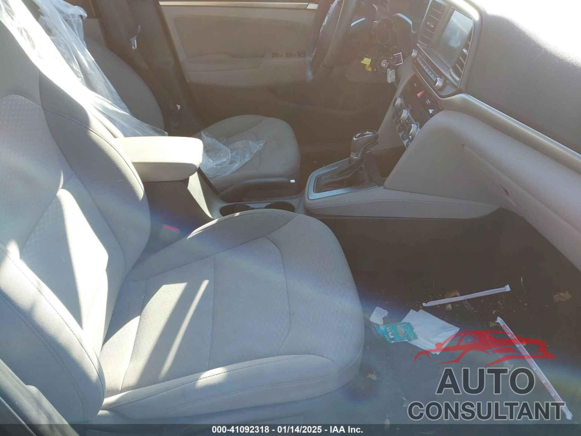 HYUNDAI ELANTRA 2020 - 5NPD84LF3LH631687