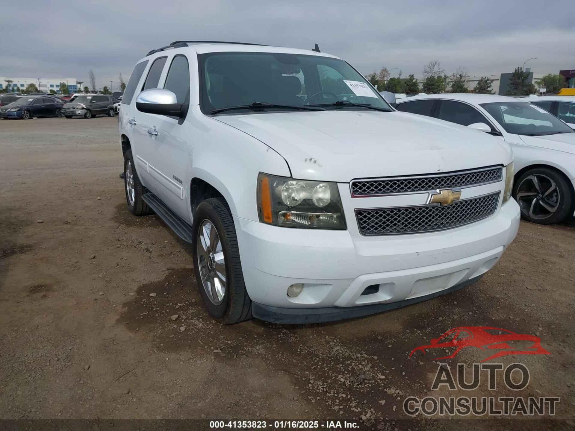 CHEVROLET TAHOE 2011 - 1GNSCAE08BR380886