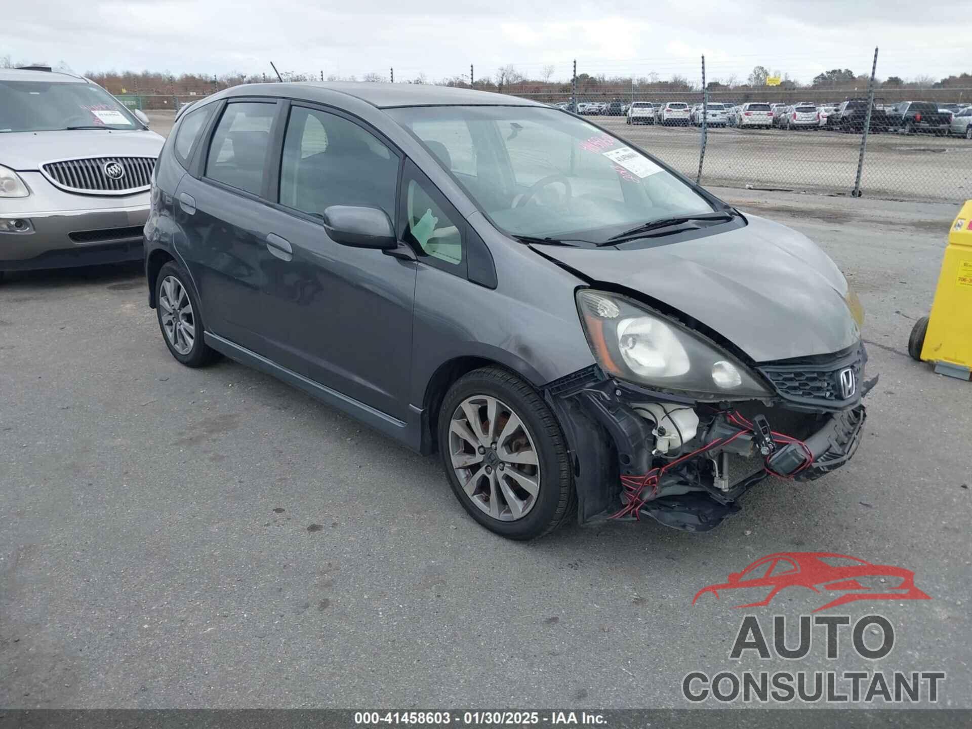 HONDA FIT 2013 - JHMGE8H52DC033731