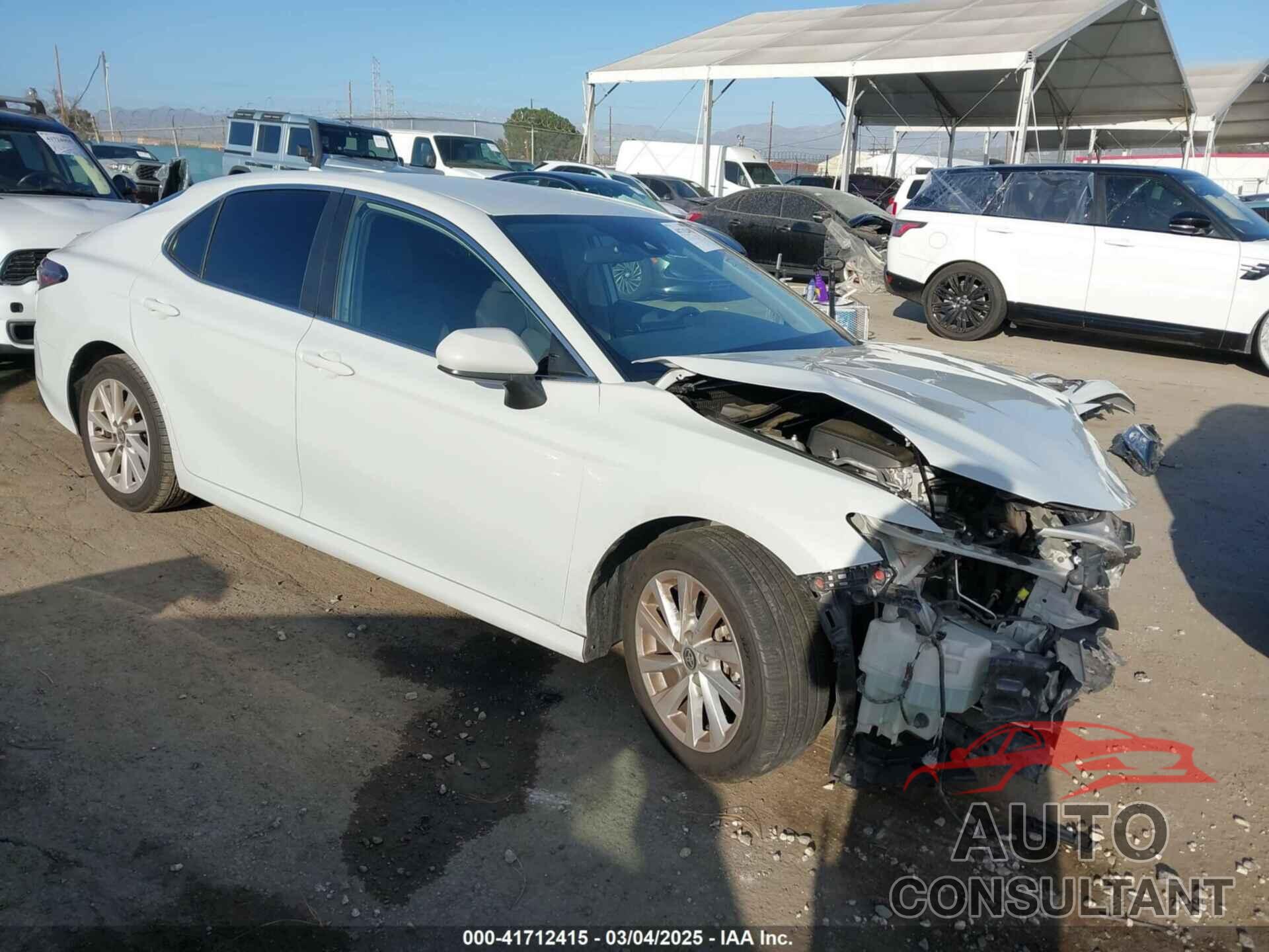 TOYOTA CAMRY 2022 - 4T1C11AK0NU054586