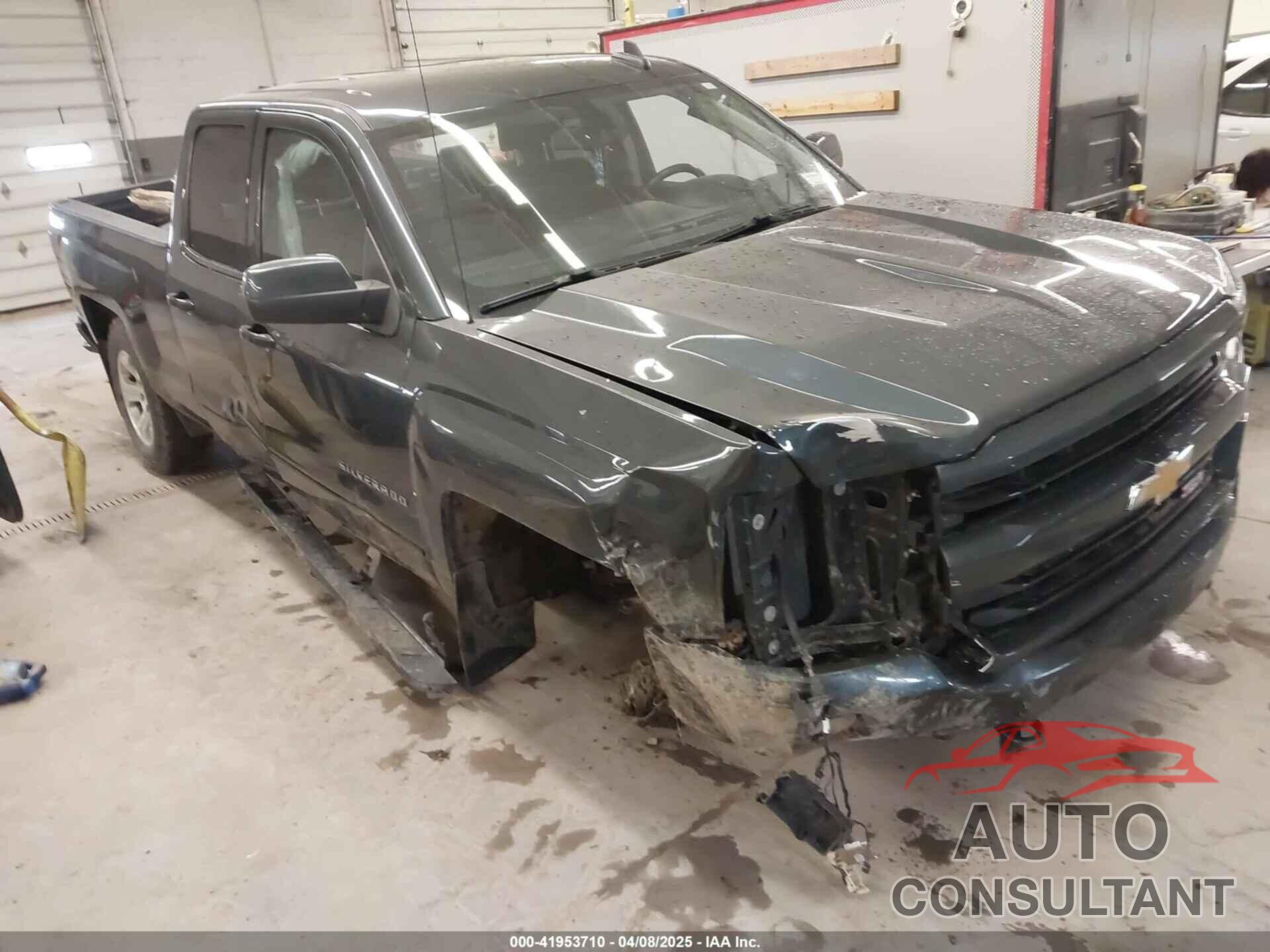 CHEVROLET SILVERADO 1500 2018 - 1GCVKREC7JZ175866