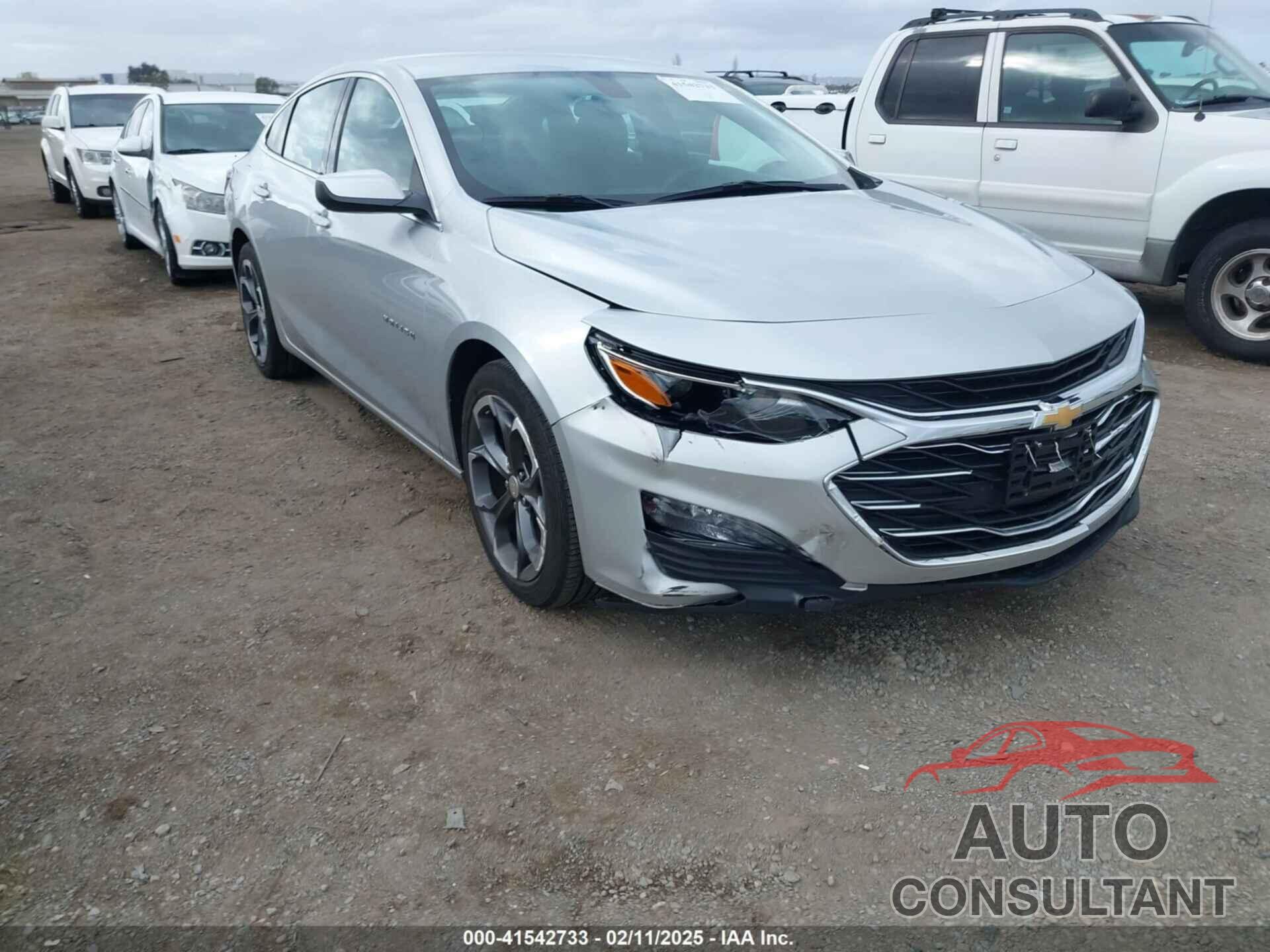 CHEVROLET MALIBU 2022 - 1G1ZD5ST8NF140021