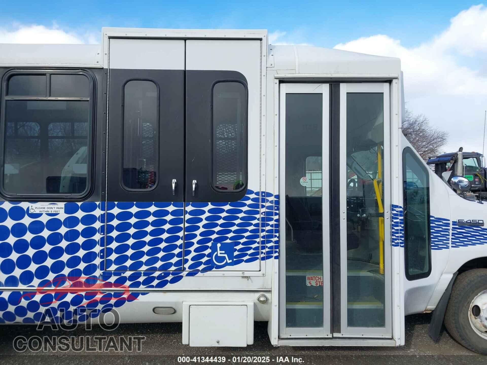 FORD E-450 CUTAWAY 2010 - 1FDFE4FP4ADA23200