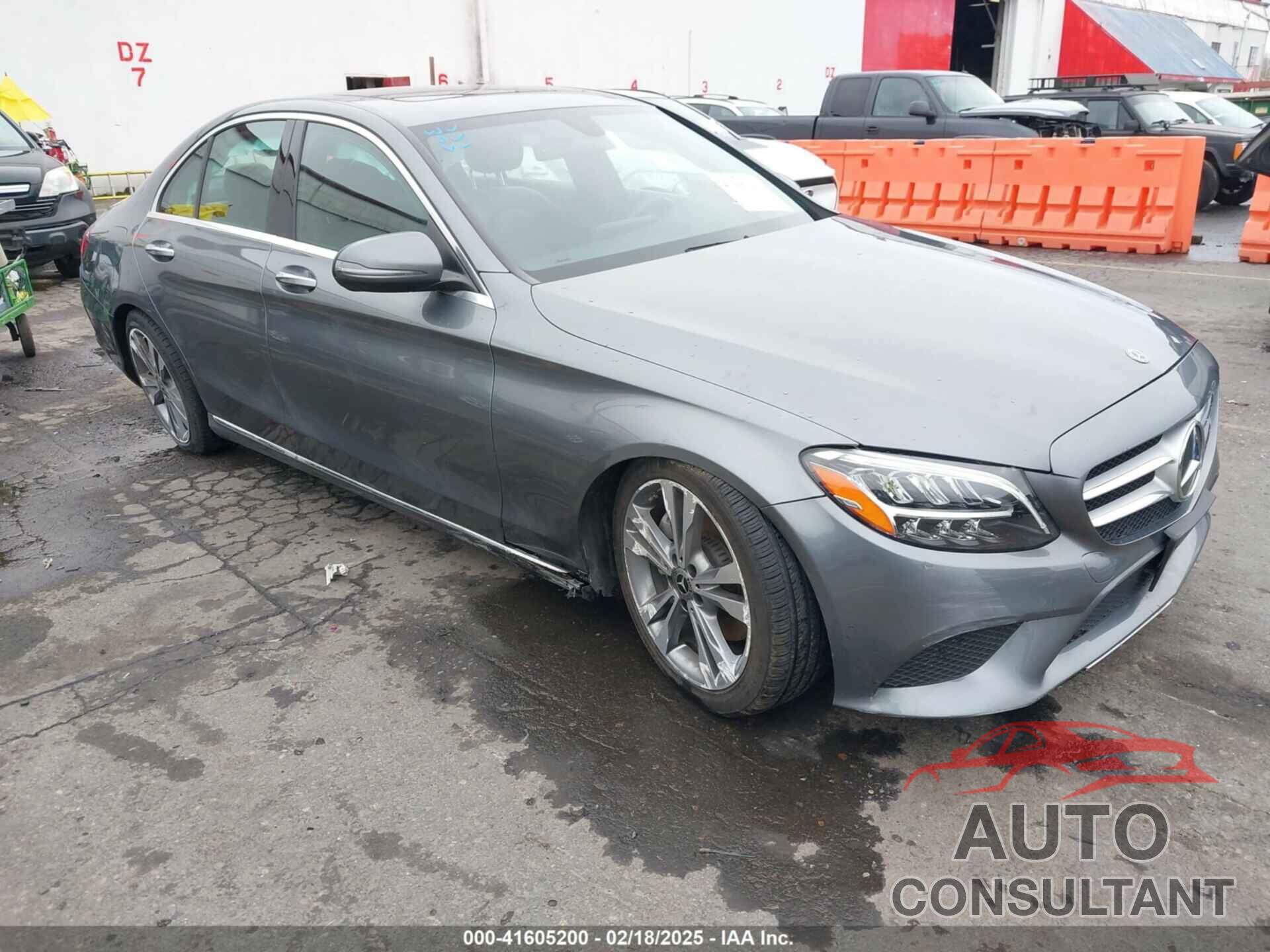 MERCEDES-BENZ C 300 2019 - 55SWF8DB1KU302080
