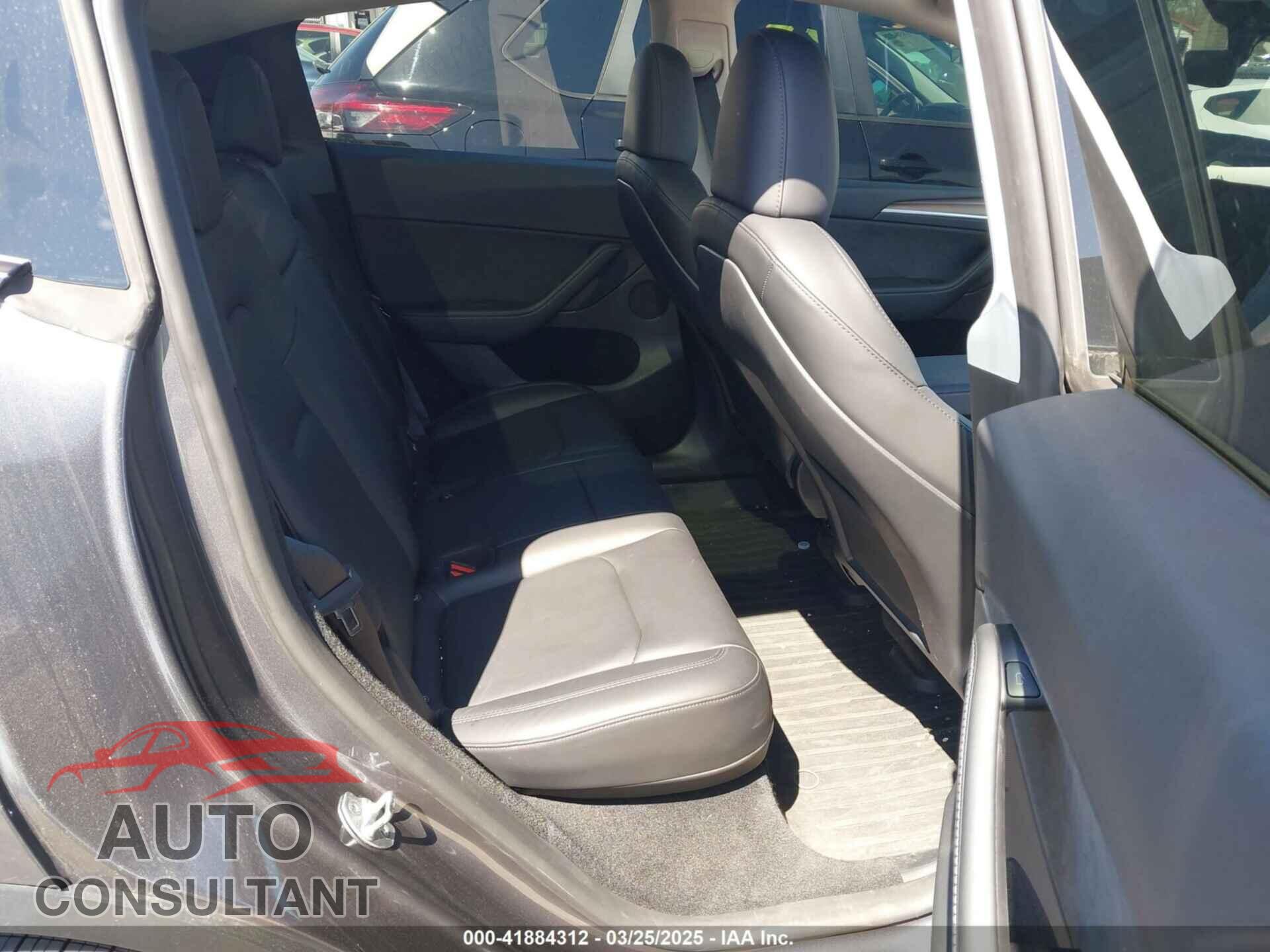 TESLA MODEL Y 2023 - 7SAYGDEE5PF834774