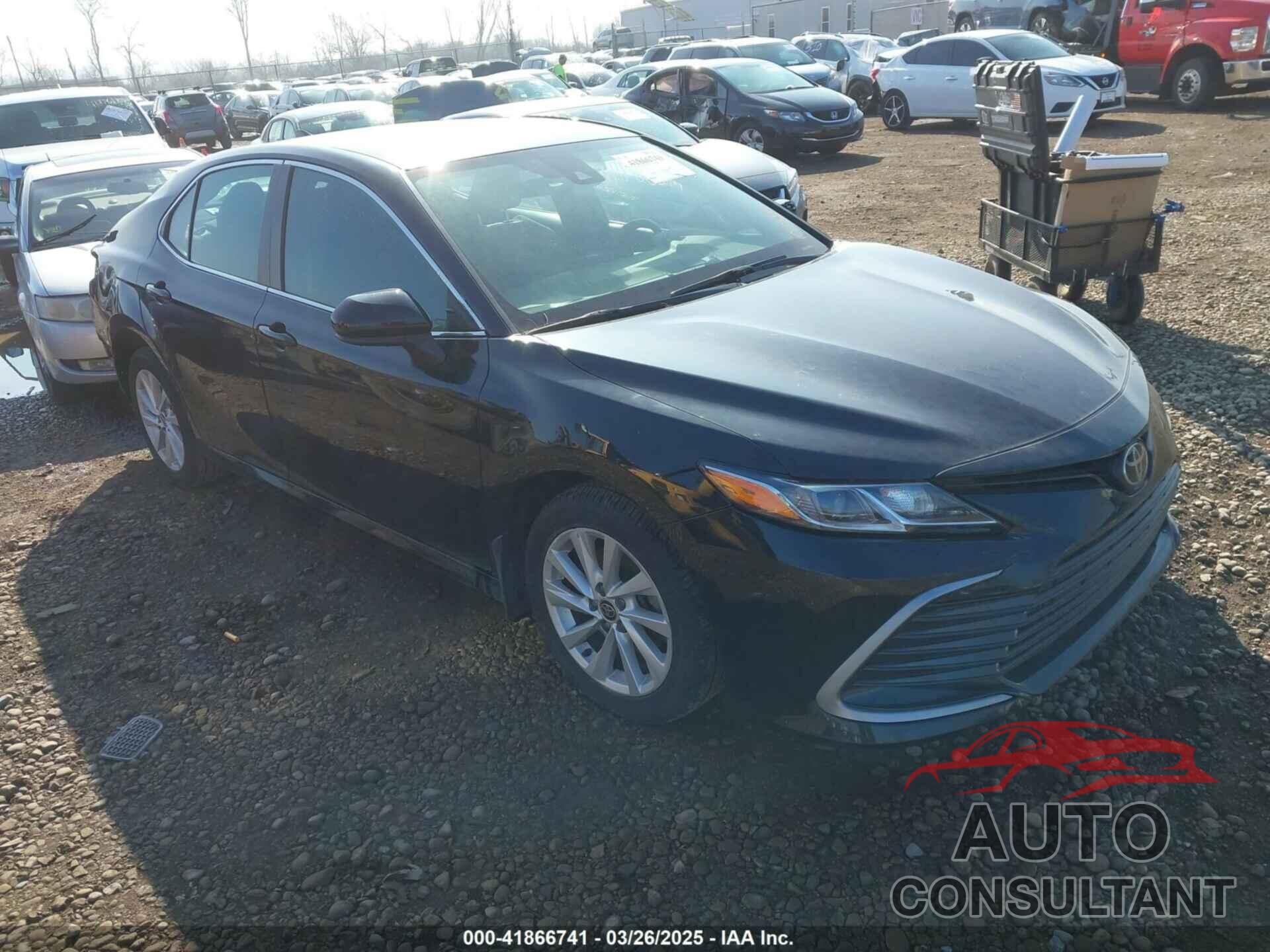 TOYOTA CAMRY 2022 - 4T1C11AK1NU633523