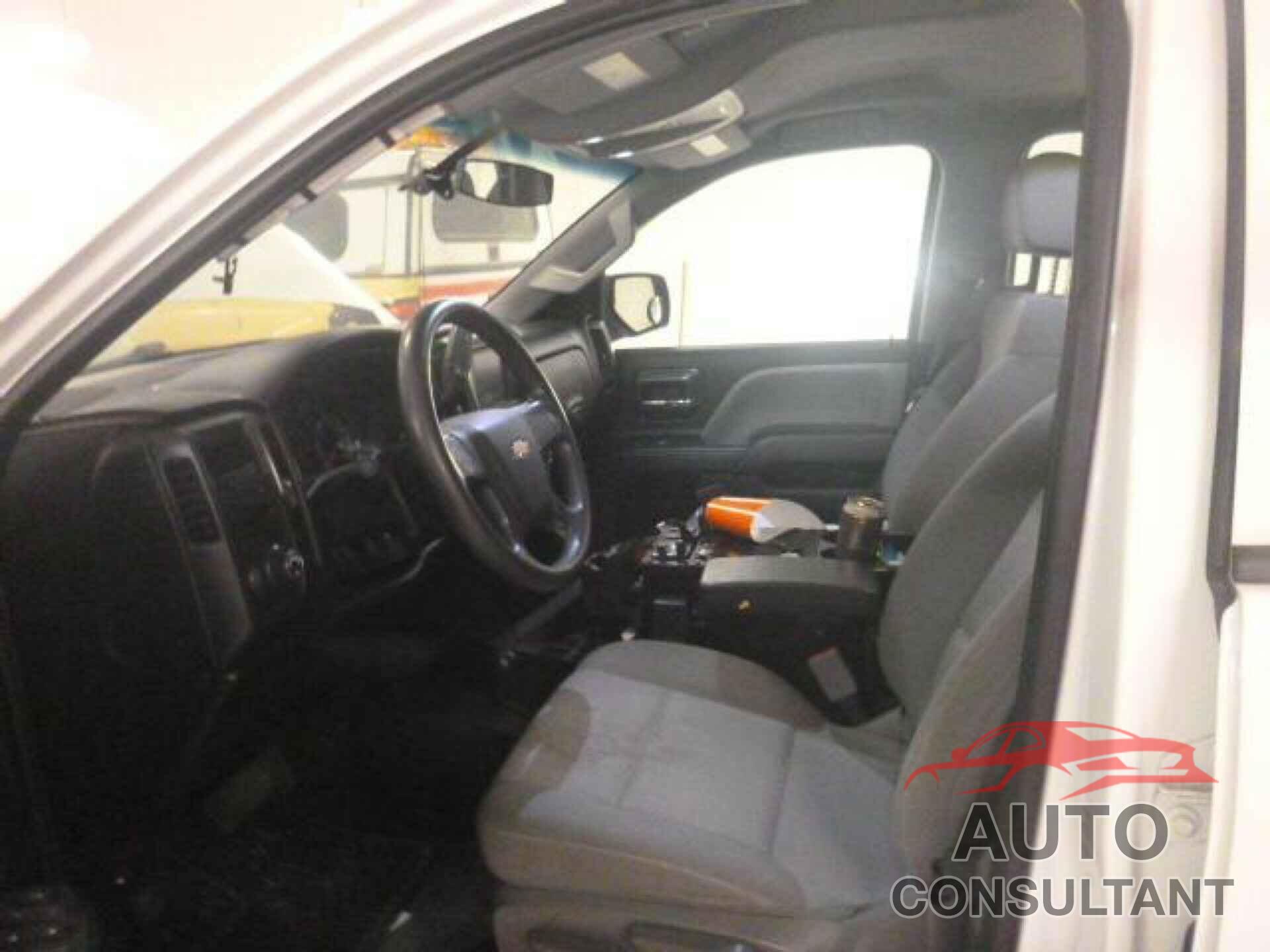 CHEVROLET SILVERADO 1500 2018 - 1GCVKNEC6JZ300087
